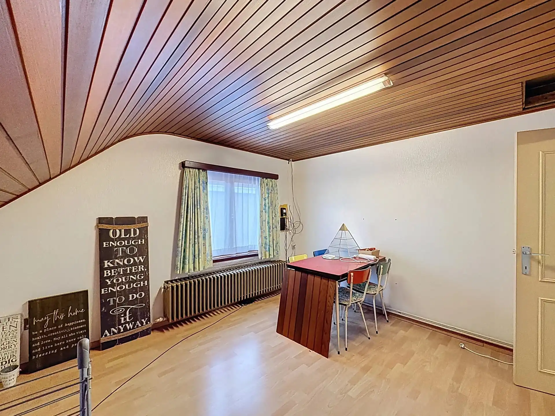 Op te frissen woning met 4 slaapkamers op een groot perceel. foto 27