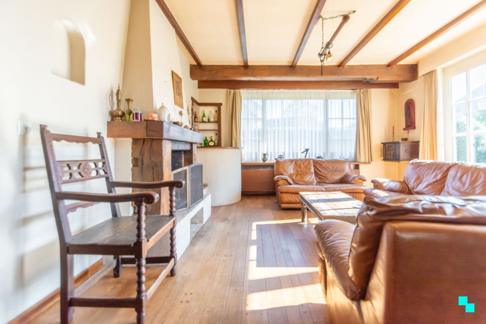 Te renoveren villa met vijf slaapkamers te Melle foto 2
