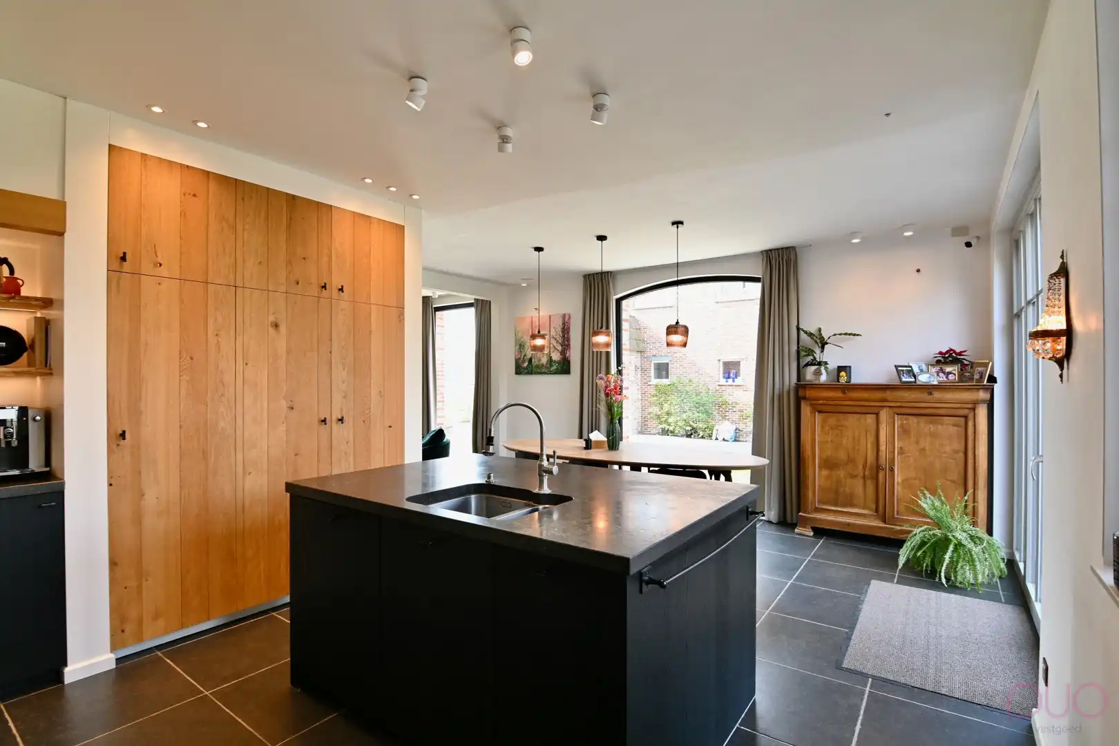 Knappe, exclusieve halfopen bebouwing met uitbreidingsmogelijkheden dankzij naastliggende bouwgrond foto 11