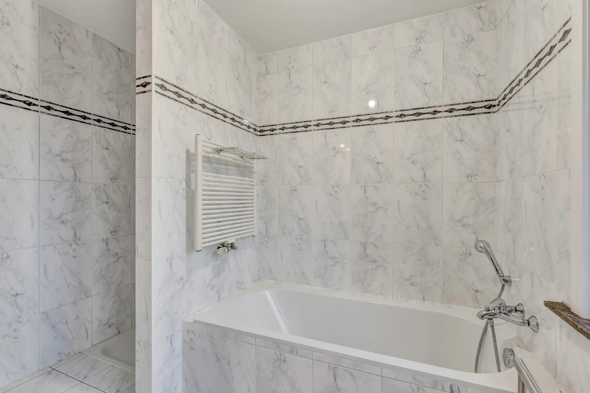 Exclusief landhuis met binnenzwembad en stallingen foto 20