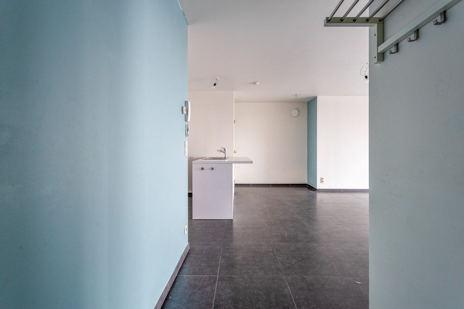 Éénslaapkamer appartement, terras (31m²) en zicht op de Dokken foto 2