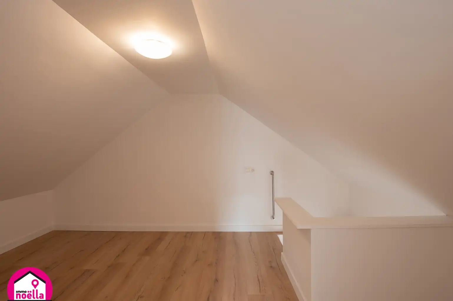 Half open bebouwing met garage en berging foto 15