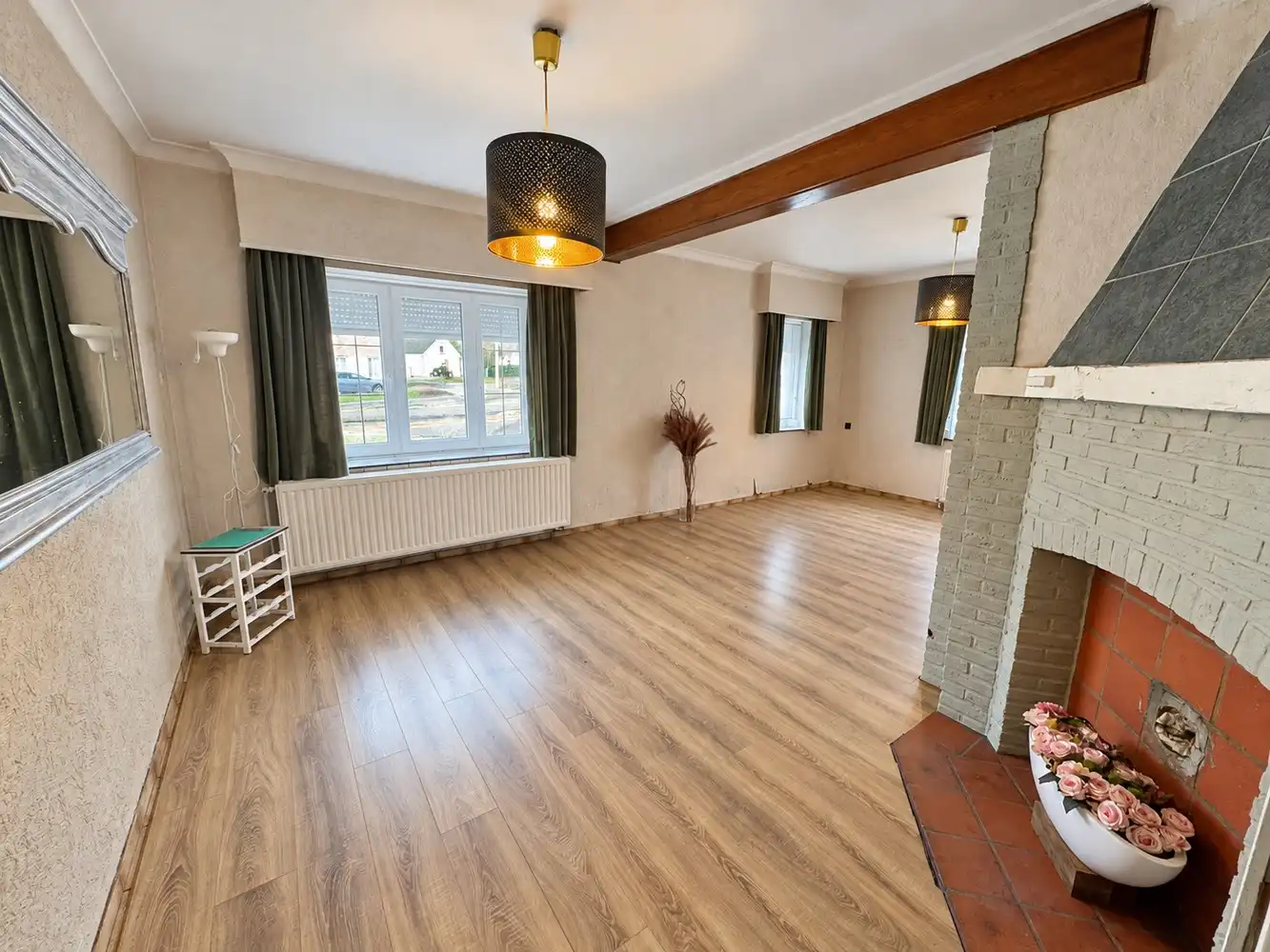 Verrassend ruime woning met vier slaapkamers, extra kamers, garage en eindeloos veel mogelijkheden foto 5