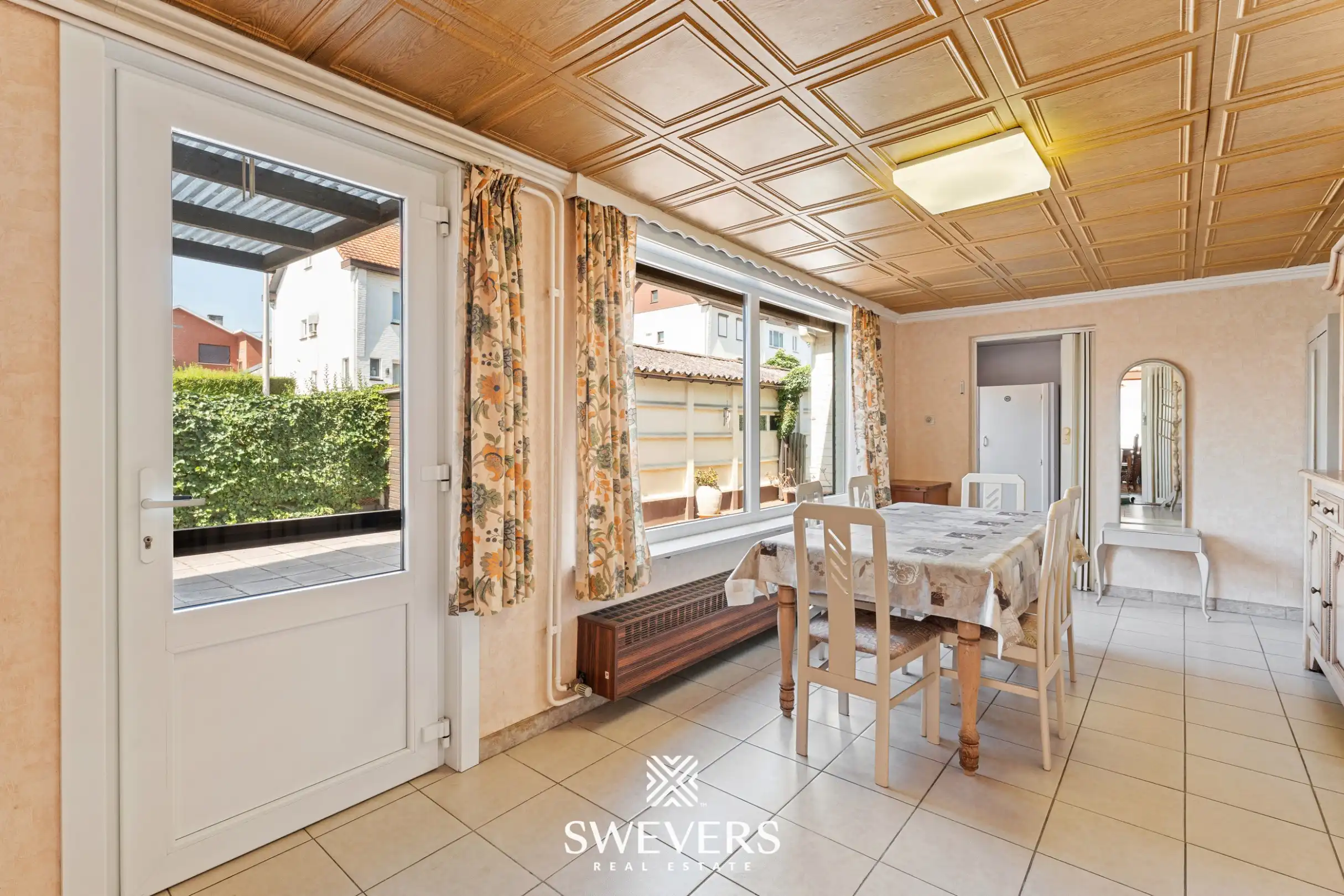Uitstekend gelegen woning met 4 slaapkamers en mooie tuin foto 11