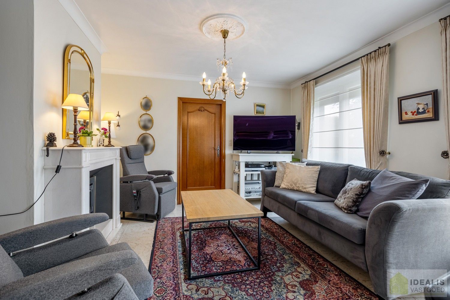 Aangename karakterwoning op fijne locatie te Pelt. Deze woning omvat maar liefst +-124m² netto bewoonbare oppervlakte op een perceel van 7a 36ca met een ruime woonkamer, 3 slaapkamers, badkamer, wasplaats en eventueel af te werken zolder vlakbij de dorpskern van Pelt! Uiterst geschikt voor kandidaten op zoek naar een betaalbare doch instapklare woning. foto 10