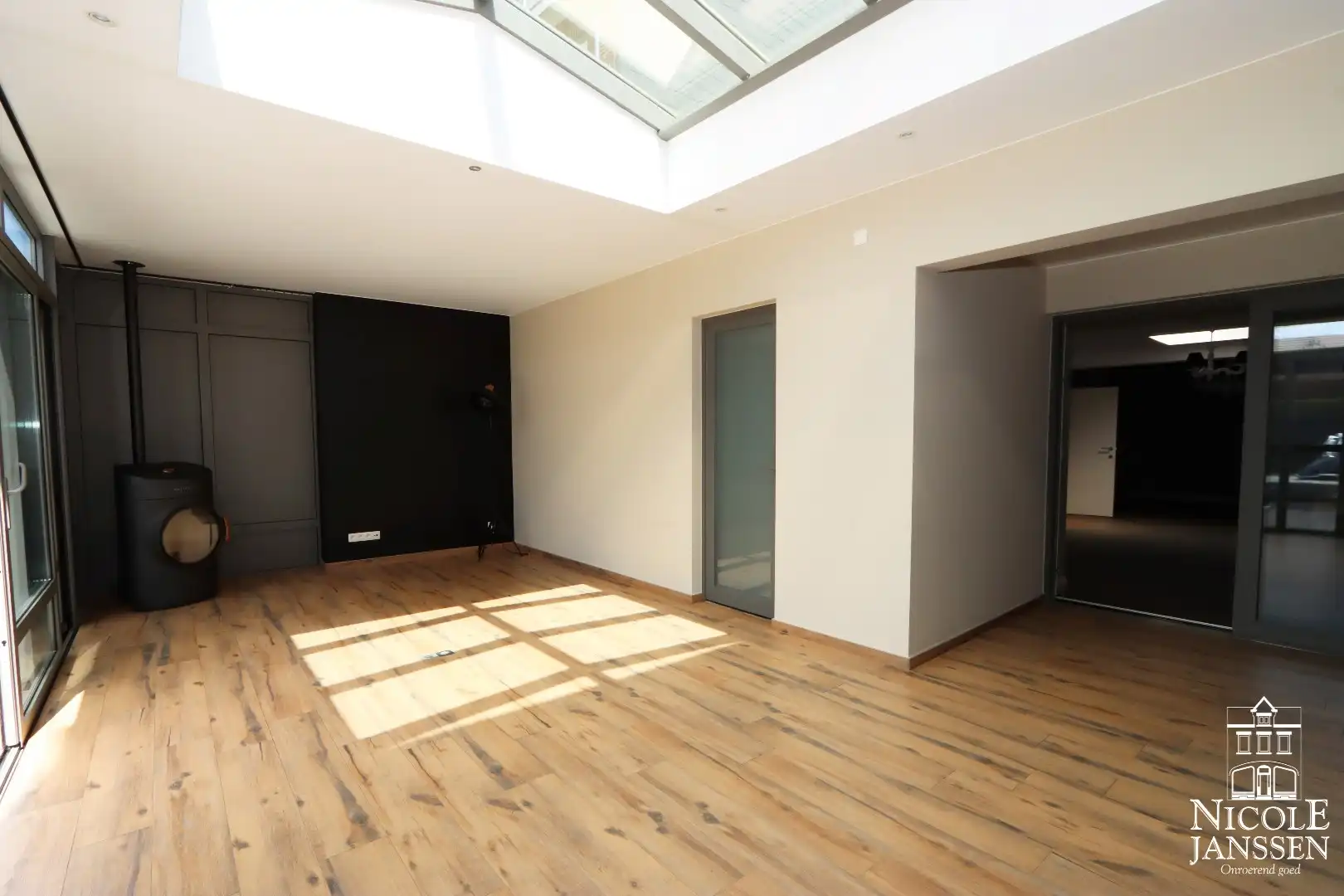 Toffe instapklare en ruim ingedeelde woning met leuk tuintje en carport foto 10