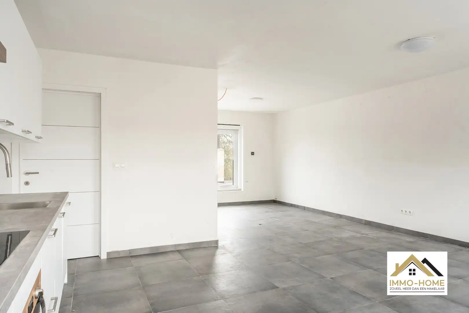 Nog drie af te werken woonunits en vier garages!  foto 8