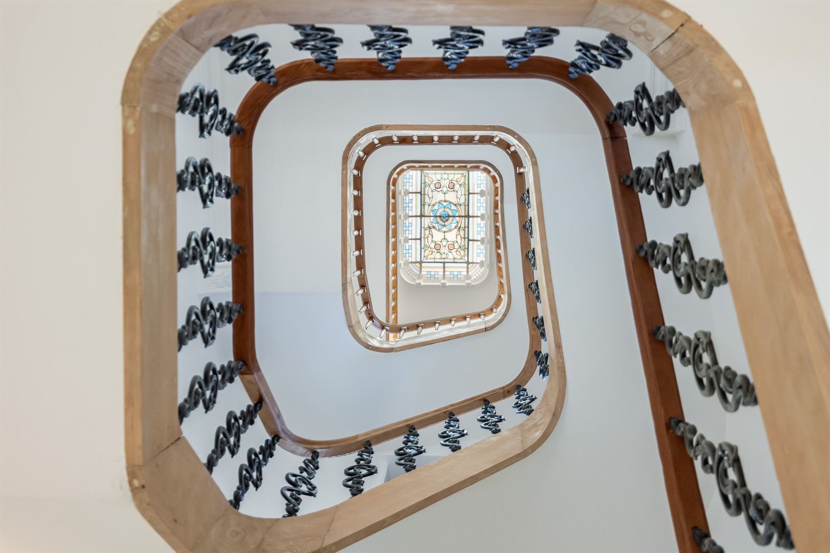 Elegant gelijkvloers in gerenoveerd Art Nouveau gebouw foto 26