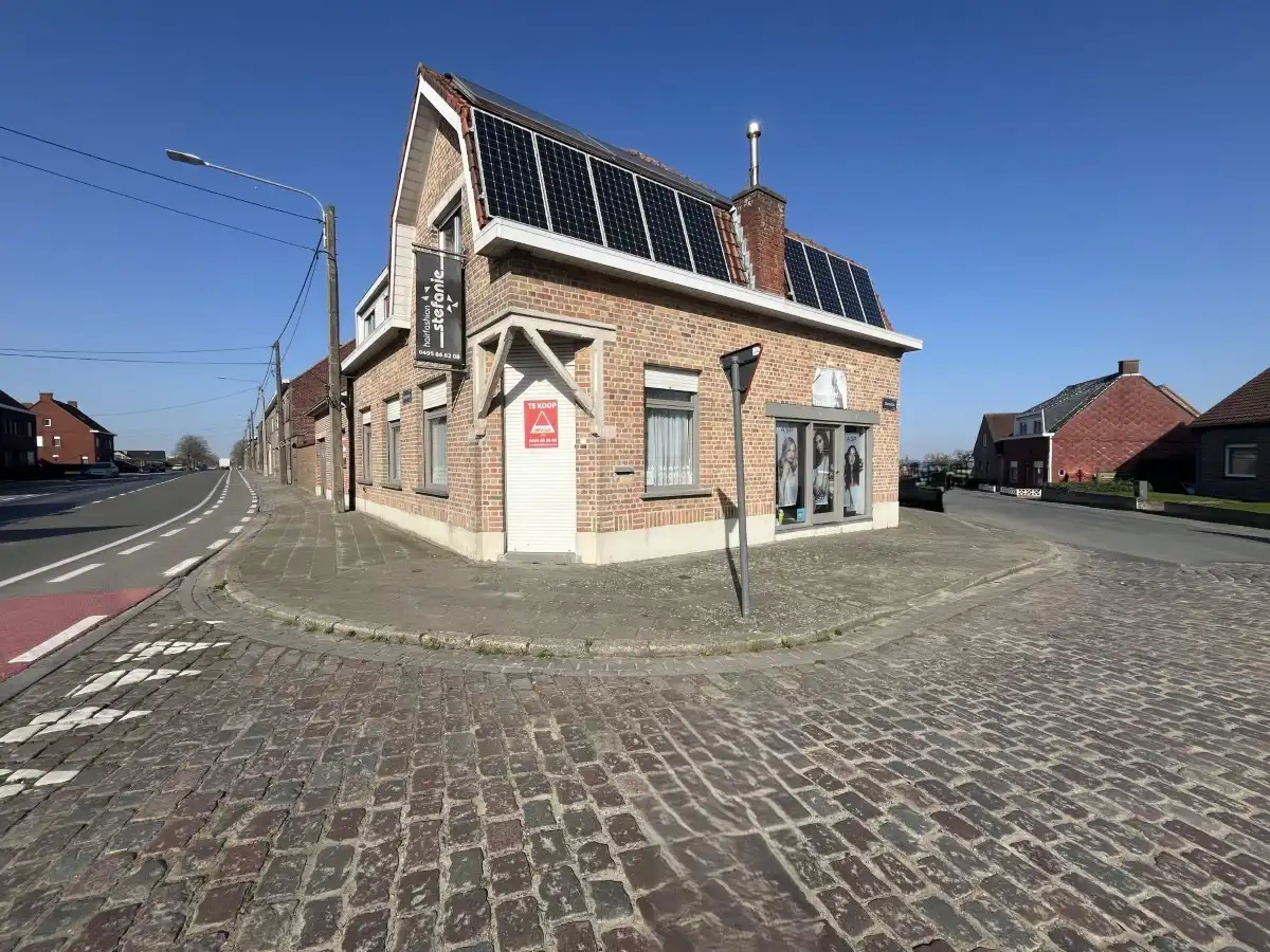 Passendale – Ruime hoekwoning met tuin, poolhouse en praktijkruimte foto 4