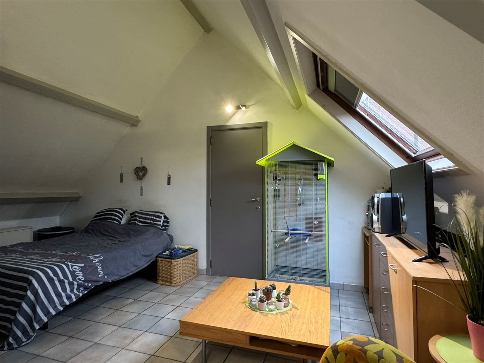 Hoofdfoto van de publicatie: Appartement met garagebox in het centrum van Sint-Truiden