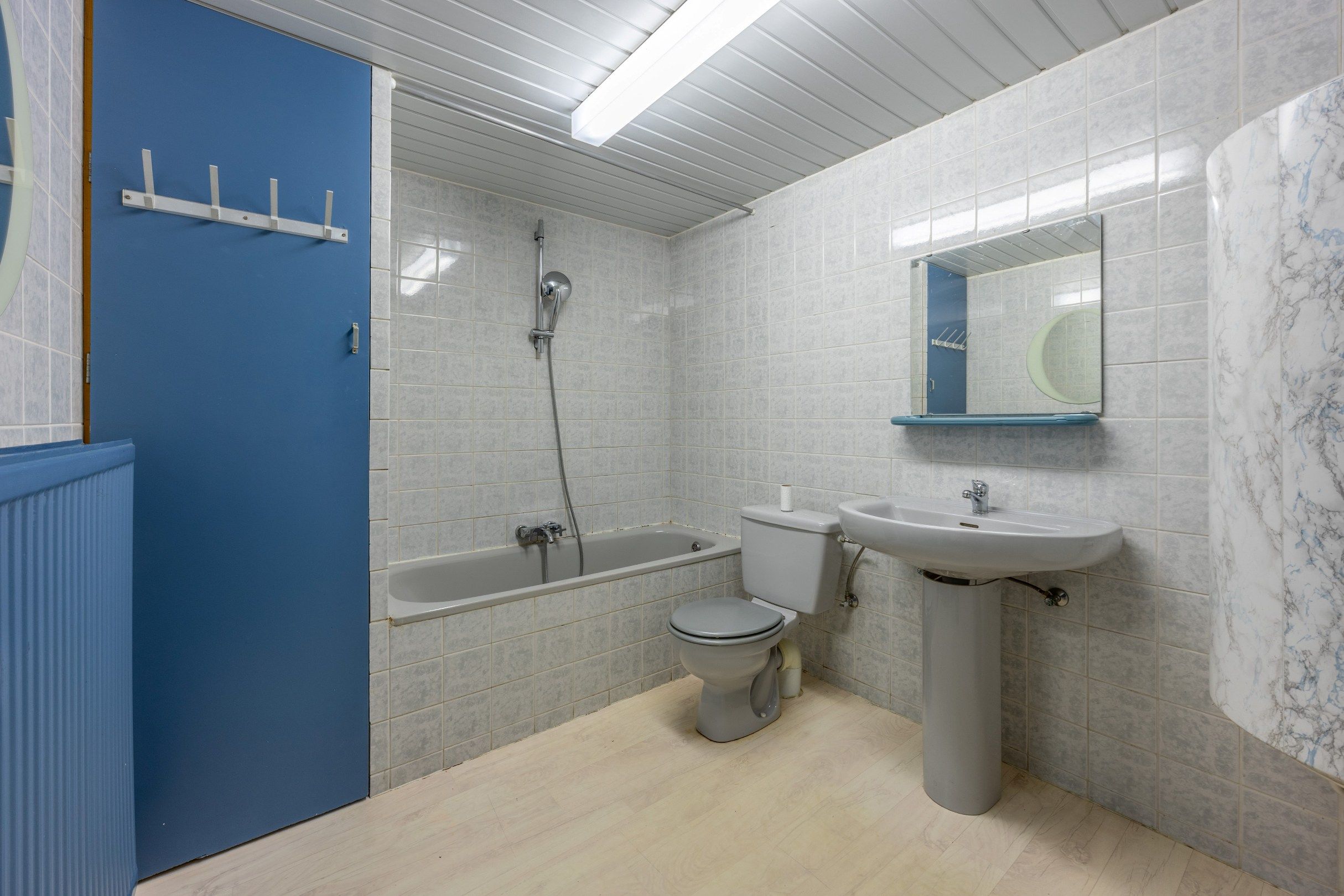 RUIME WONING MET TUIN EN UITWEG foto 12