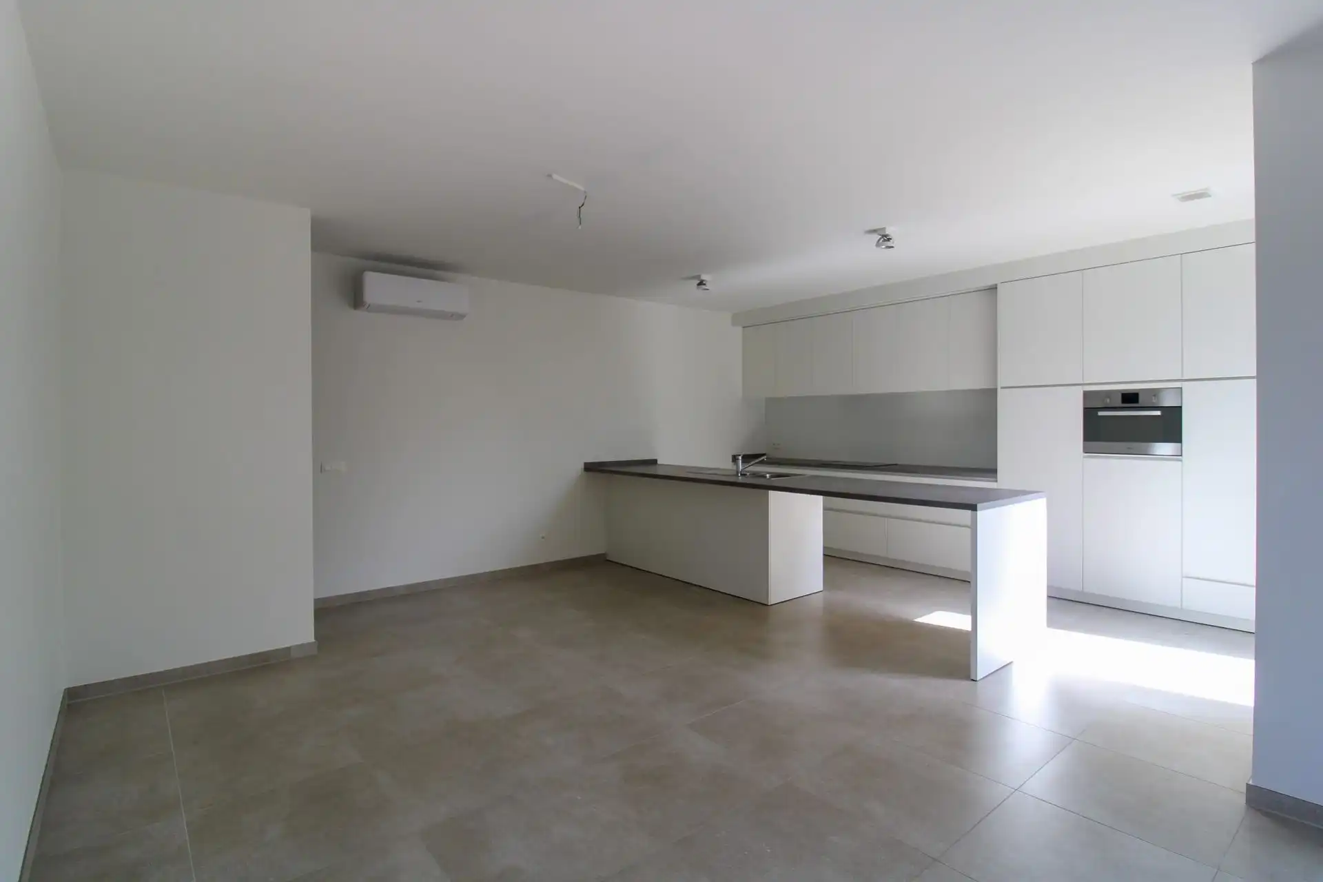 Instapklare patiowoning met 3 slaapkamers en 2 autostaanplaatsen in het rustige Uikhoven/Maasmechelen! foto 7