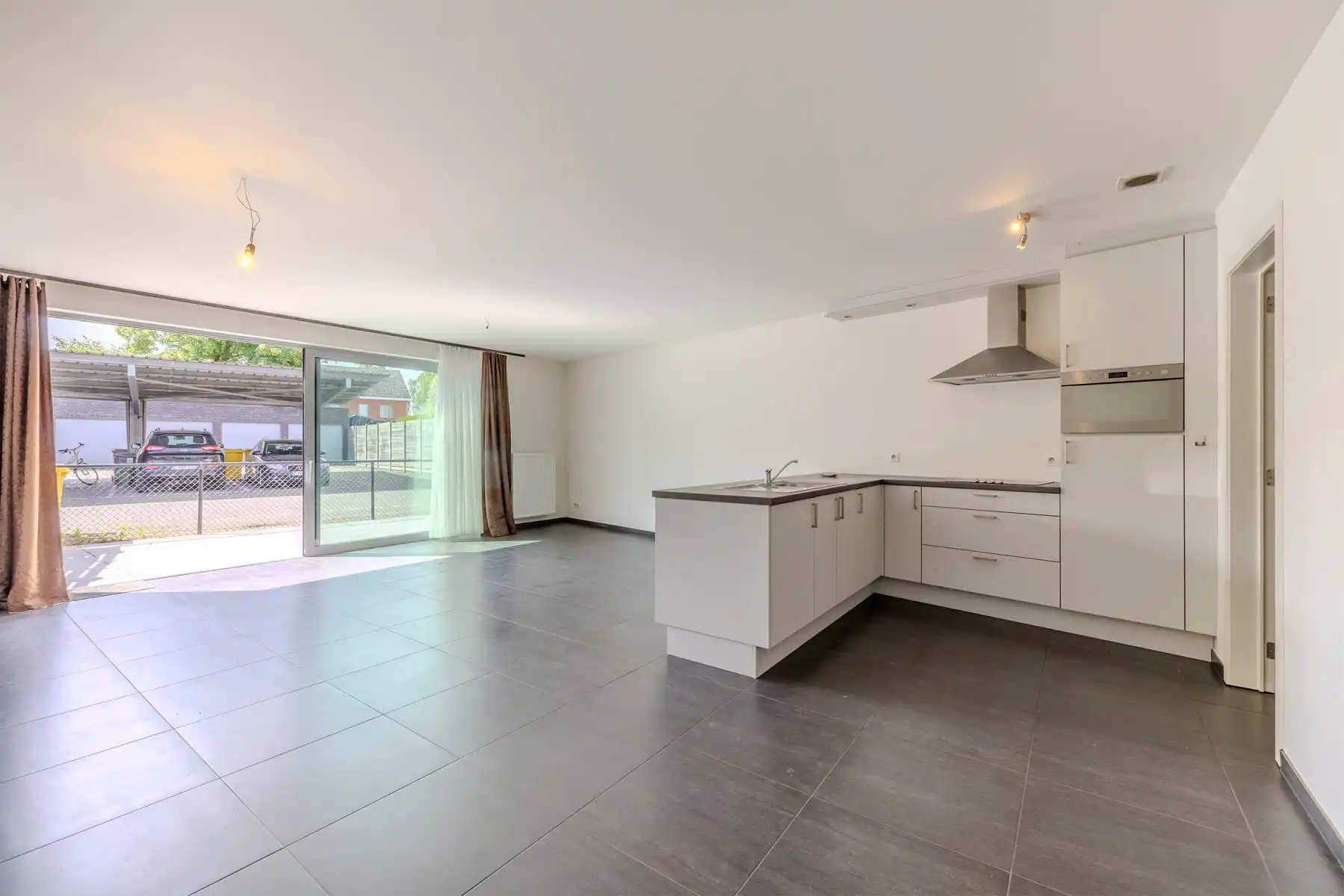Instapklaar gelijkvloers appartement (97 m²) + parkeerplaats foto 3