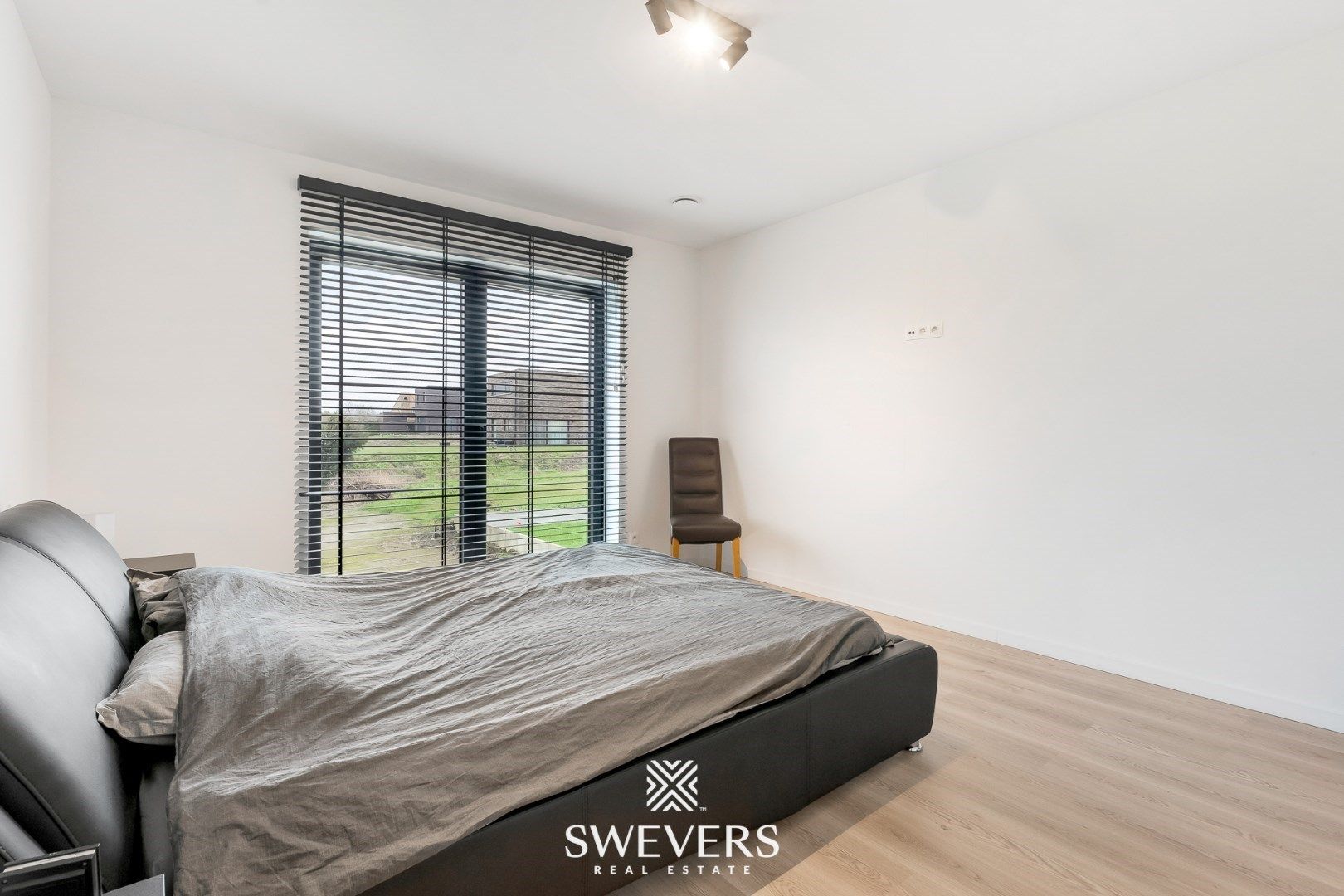 Ruim en energiezuinige nieuwbouwwoning in rustige straat te Borgloon foto 14