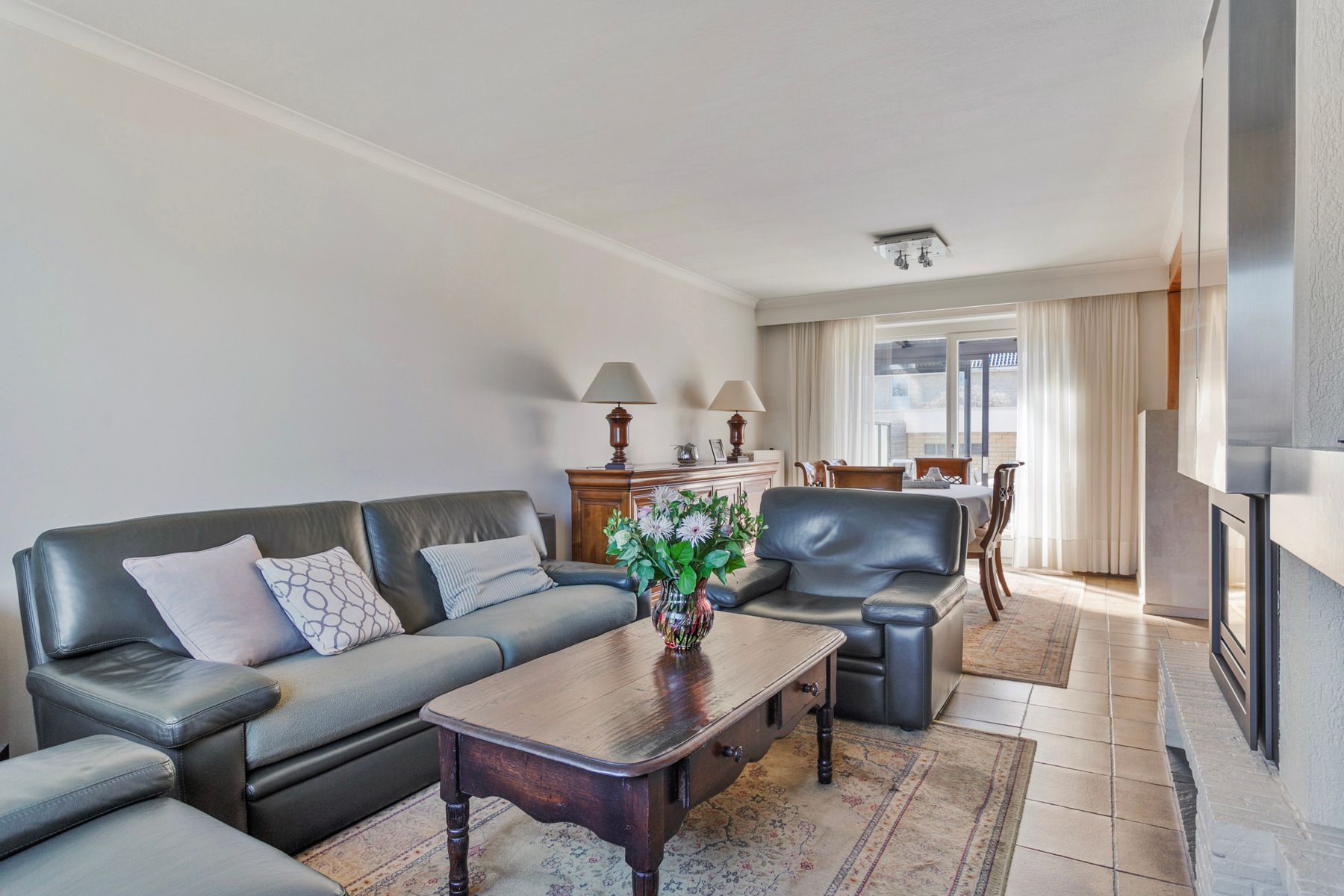 Gezellige instapklare woning met garage ! foto 3