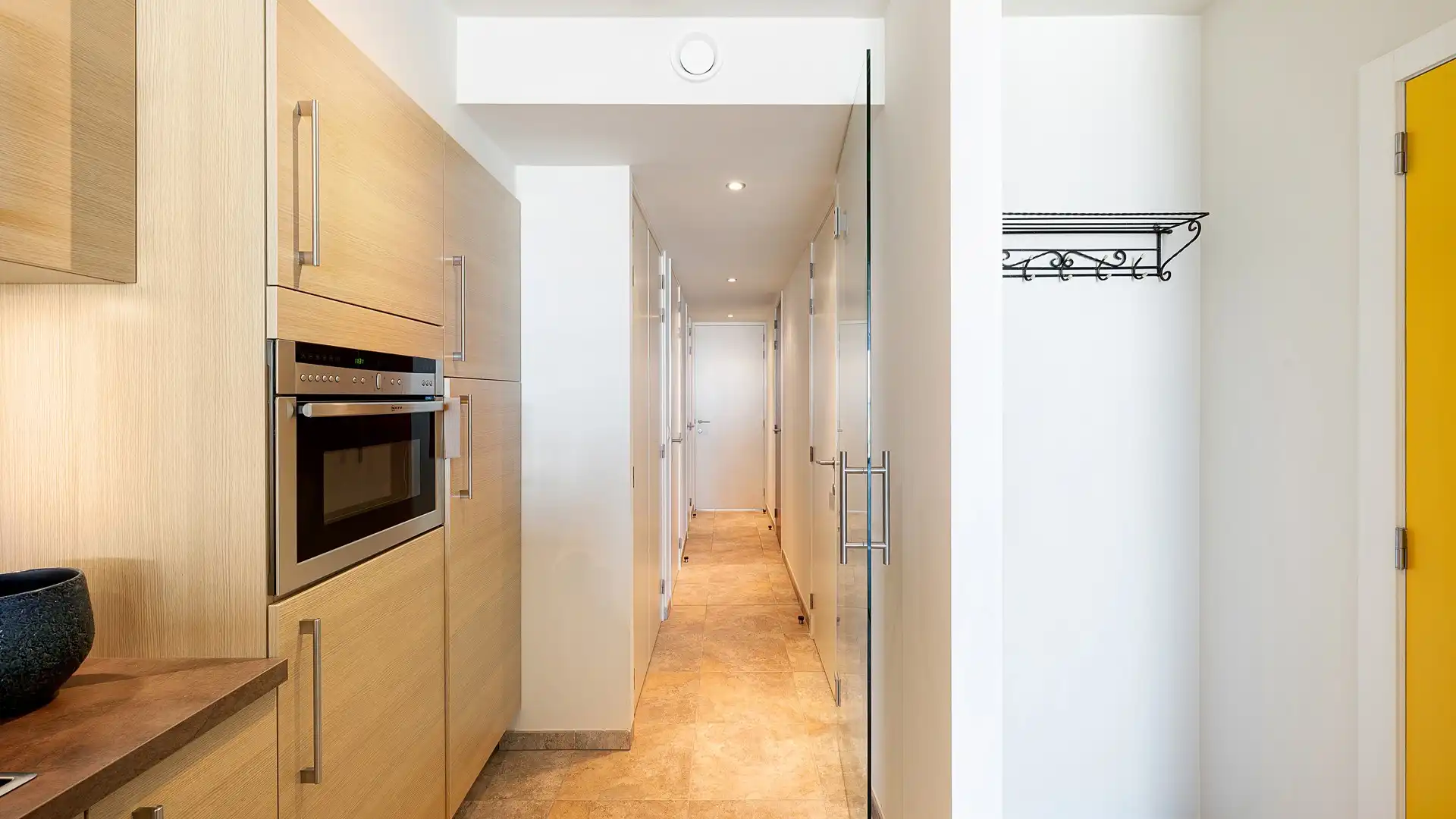 Instapklaar 2 slaapkamerappartement met frontaal zeezicht. foto 7