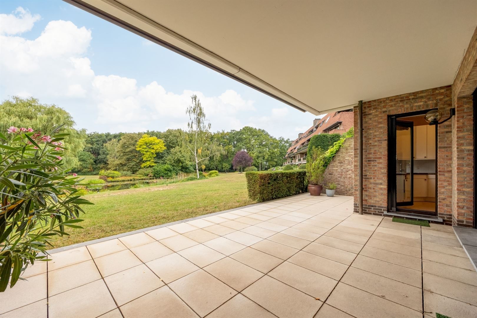 Exclusief gelijkvloersappartement met terrassen in villapark De List foto 8