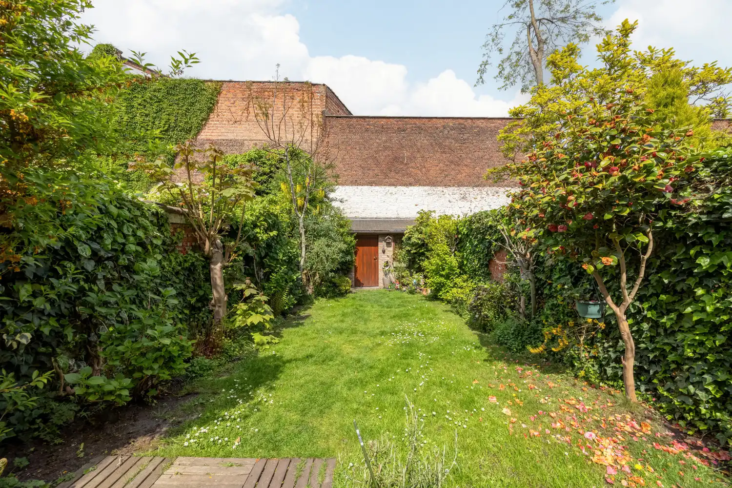 Karaktervolle, instapklare herenwoning met heerlijke stadstuin op toplocatie te Antwerpen-Zuid foto 14
