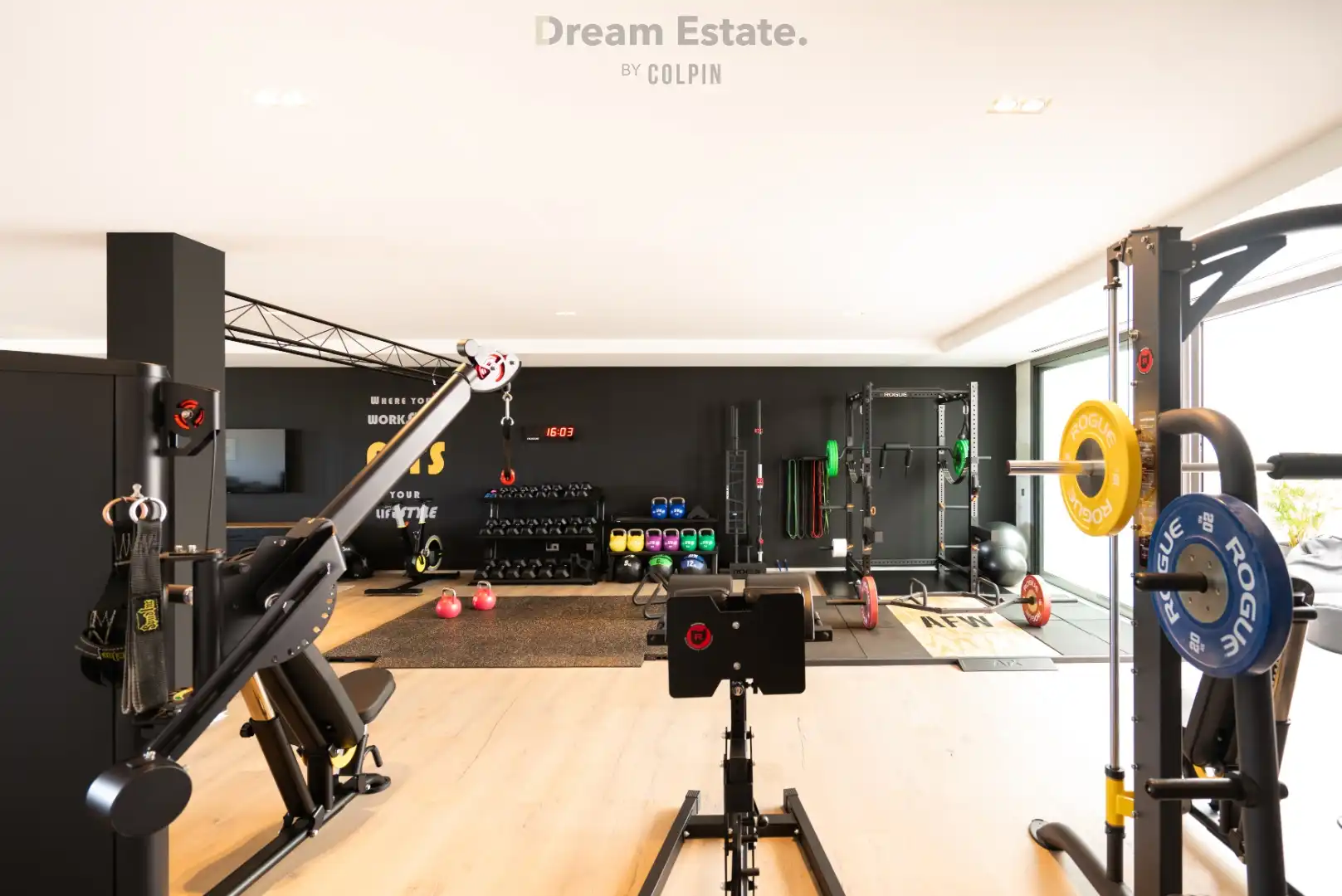 Gloednieuwe moderne eerstelijns golf villa met zeezicht. foto 16