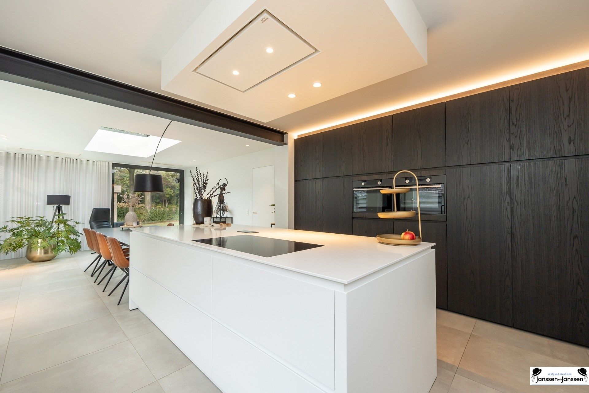 Instapklare, volledig gerenoveerde woning op royaal perceel! foto 8