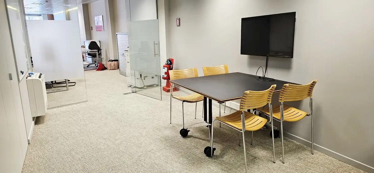 INSTAPKLAAR KANTOOR - COMMERCIEEL GELIJKVLOERS VEEMARKT TIENEN foto 7