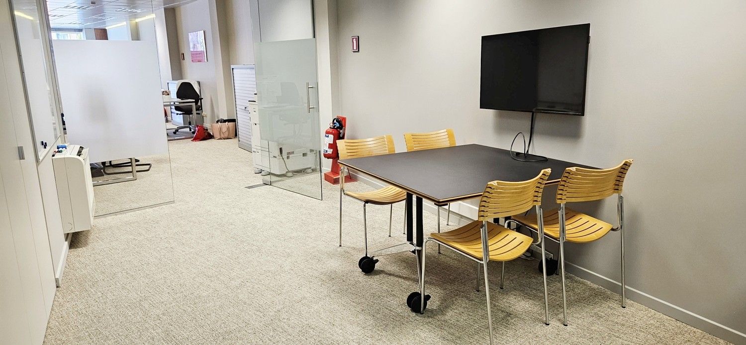 INSTAPKLAAR KANTOOR - COMMERCIEEL GELIJKVLOERS VEEMARKT TIENEN foto 7