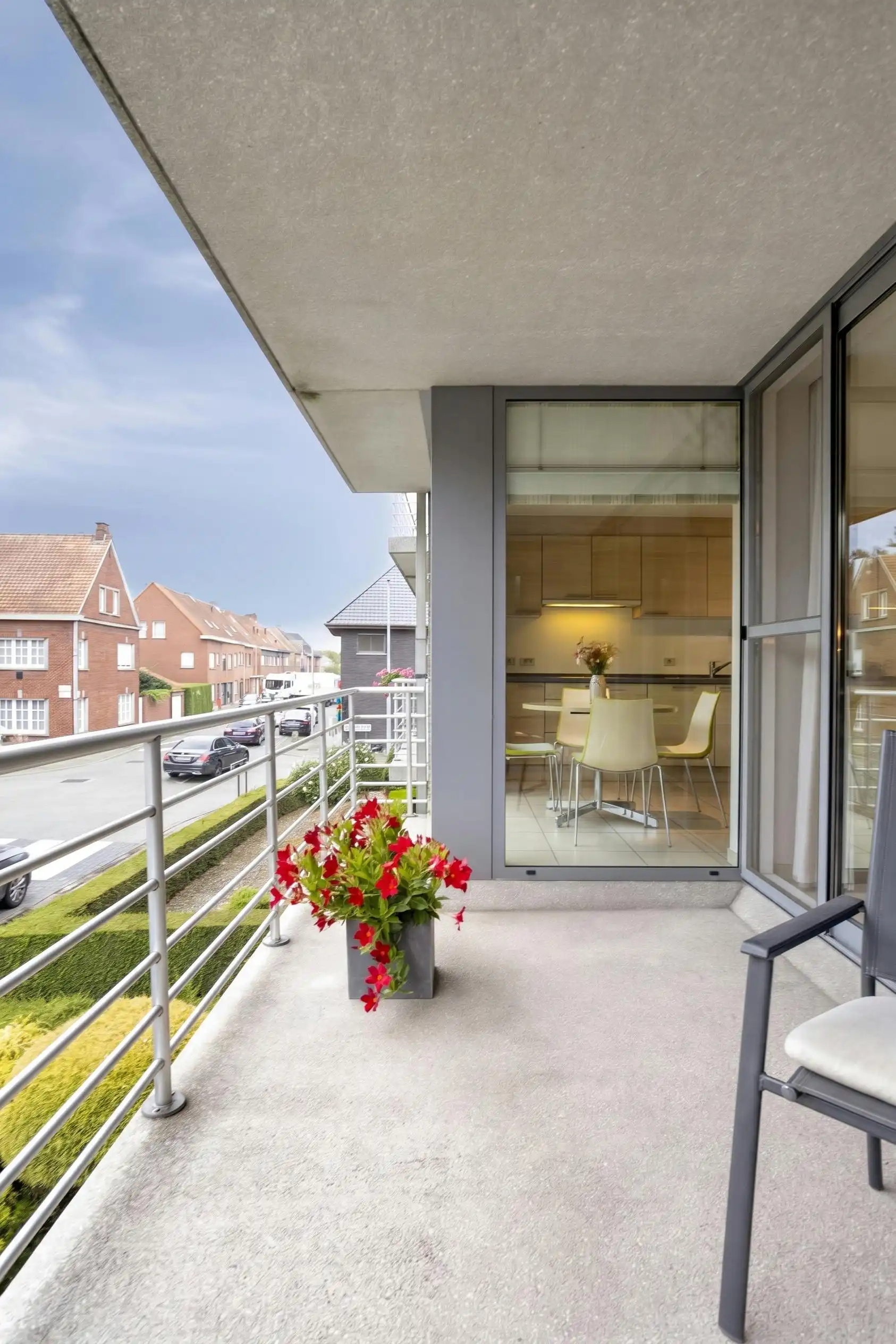 Lichtrijk 2-slaapkamer appartement met garage te koop in Kuurne! foto 11