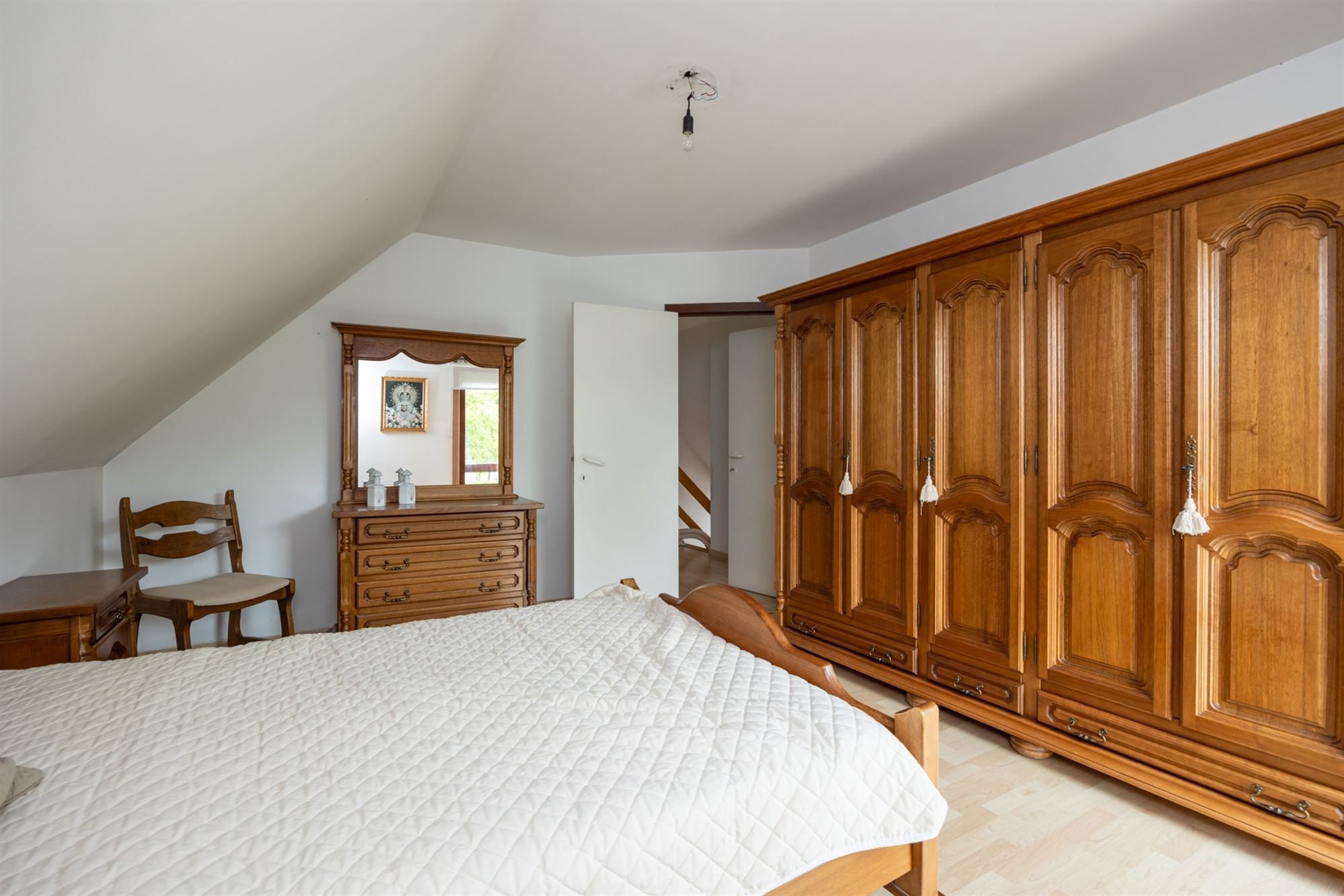 Vrijstaande woning met 4 slaapkamers en tuin foto 8