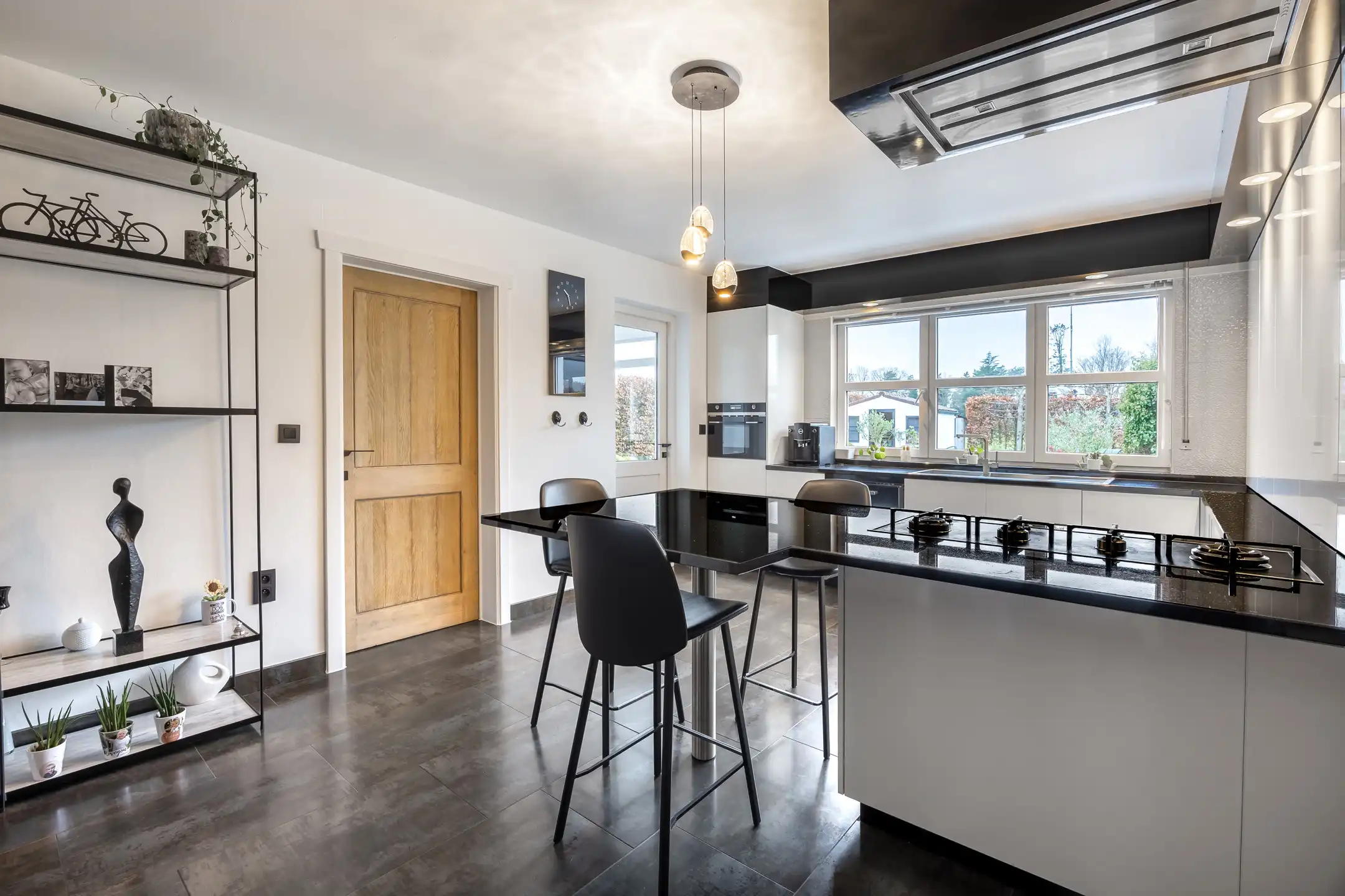 Ruime gezinswoning met prachtige tuin te Sint-Lenaarts foto 9