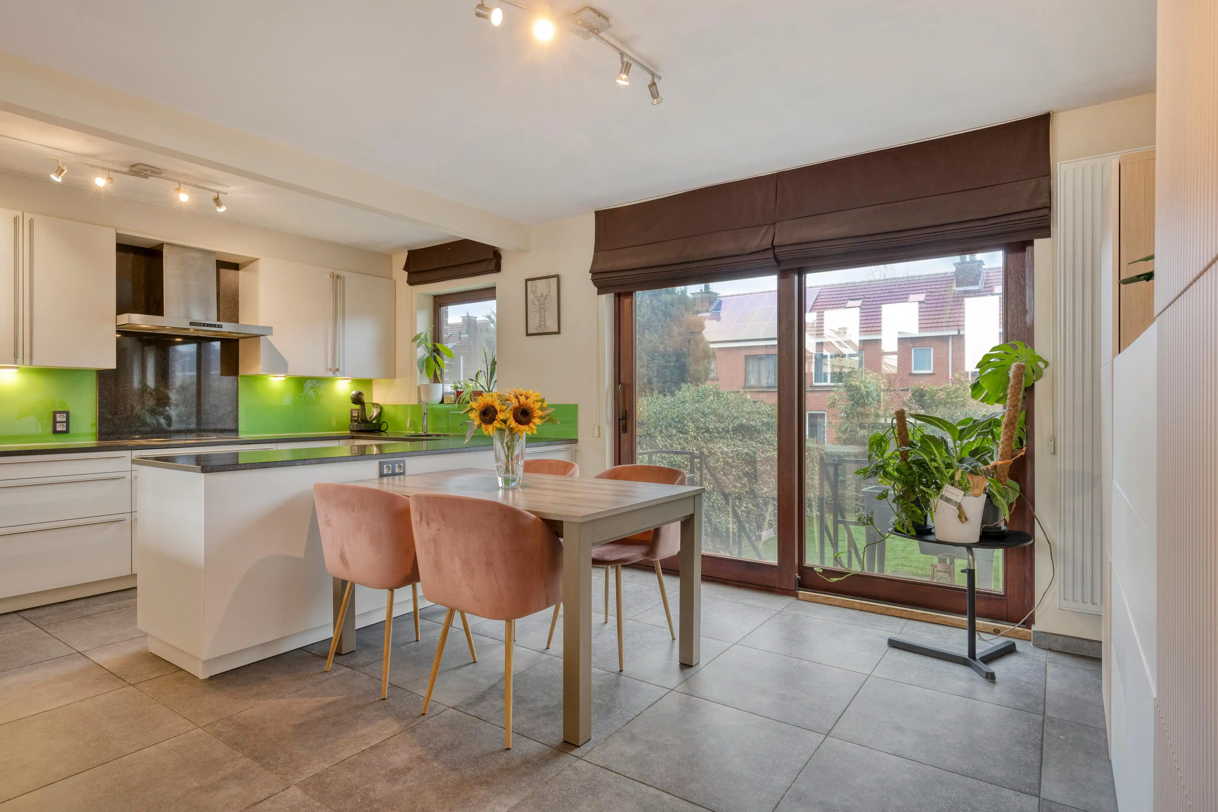 Uniek split-level huis te koop in Merksem foto 3