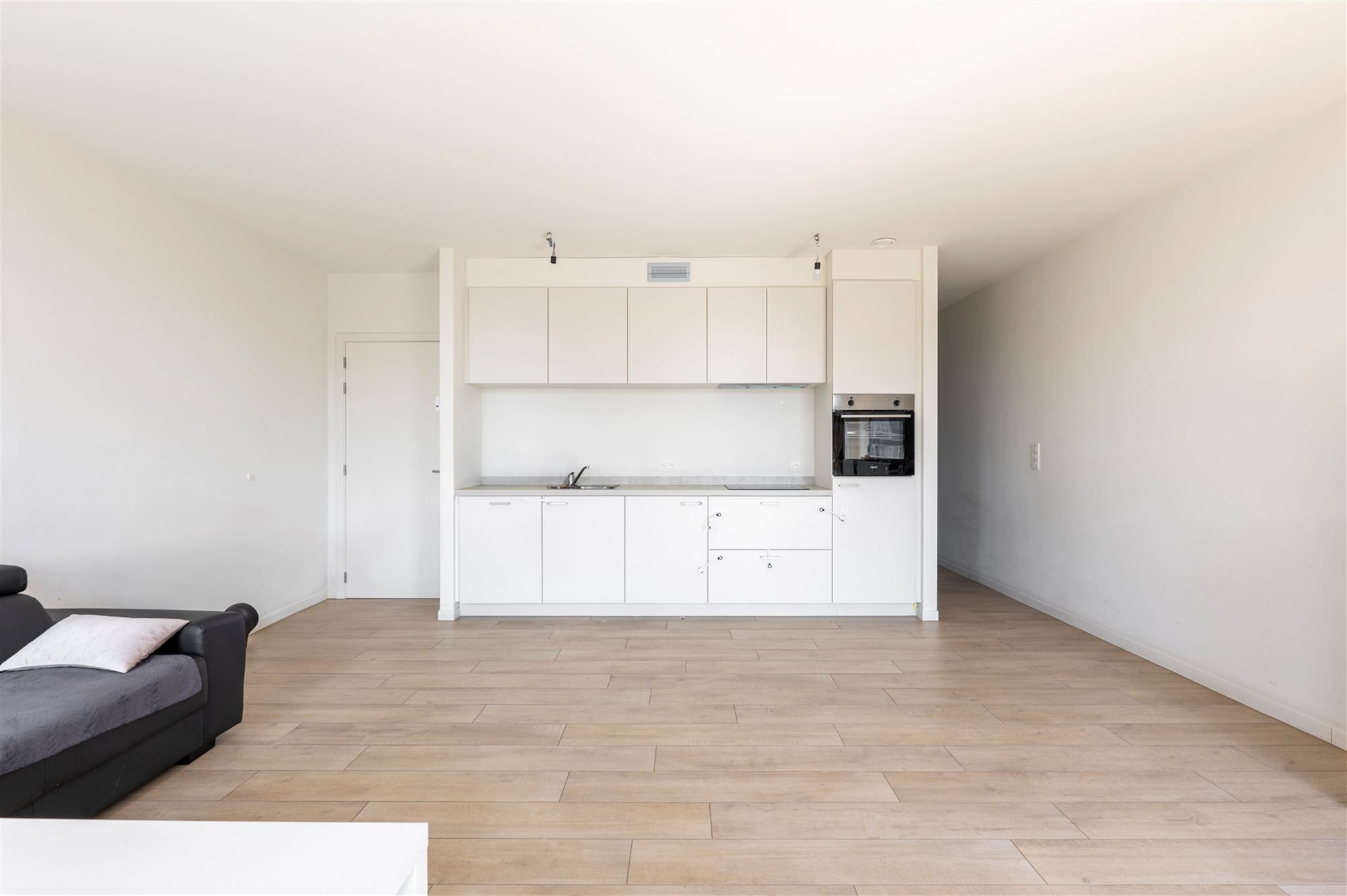 Ruim nieuwbouw appartement met terras foto 3