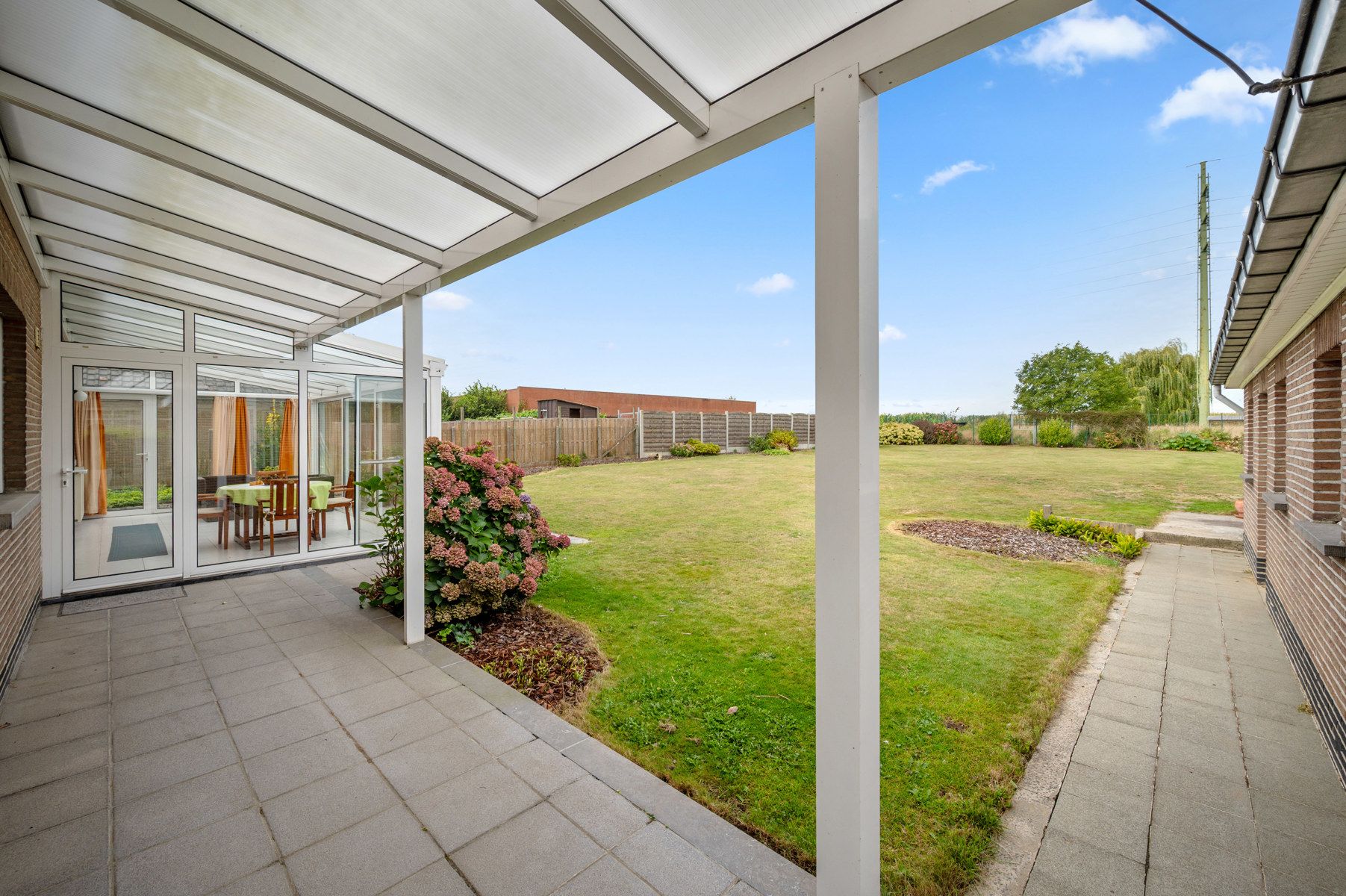 Ruime bungalow met prachtige tuin en talrijke mogelijkheden foto 20