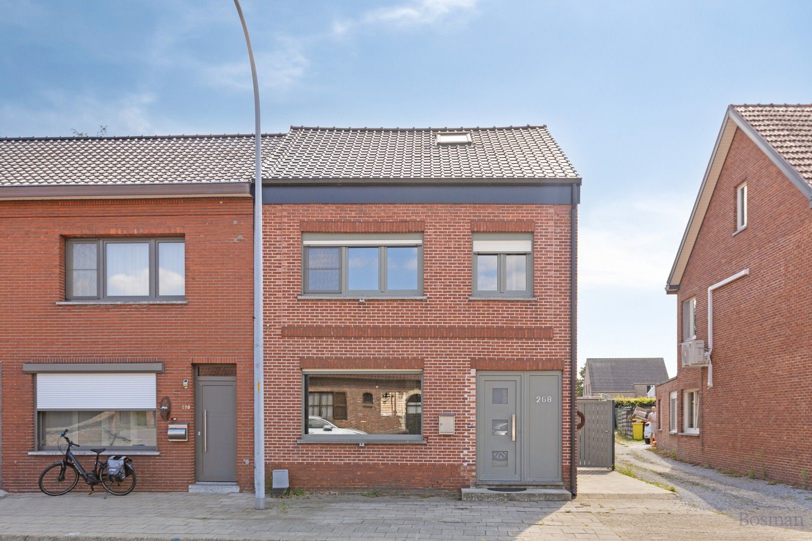 Halfopen bebouwing te koop in Mol foto {{pictureIndex}}