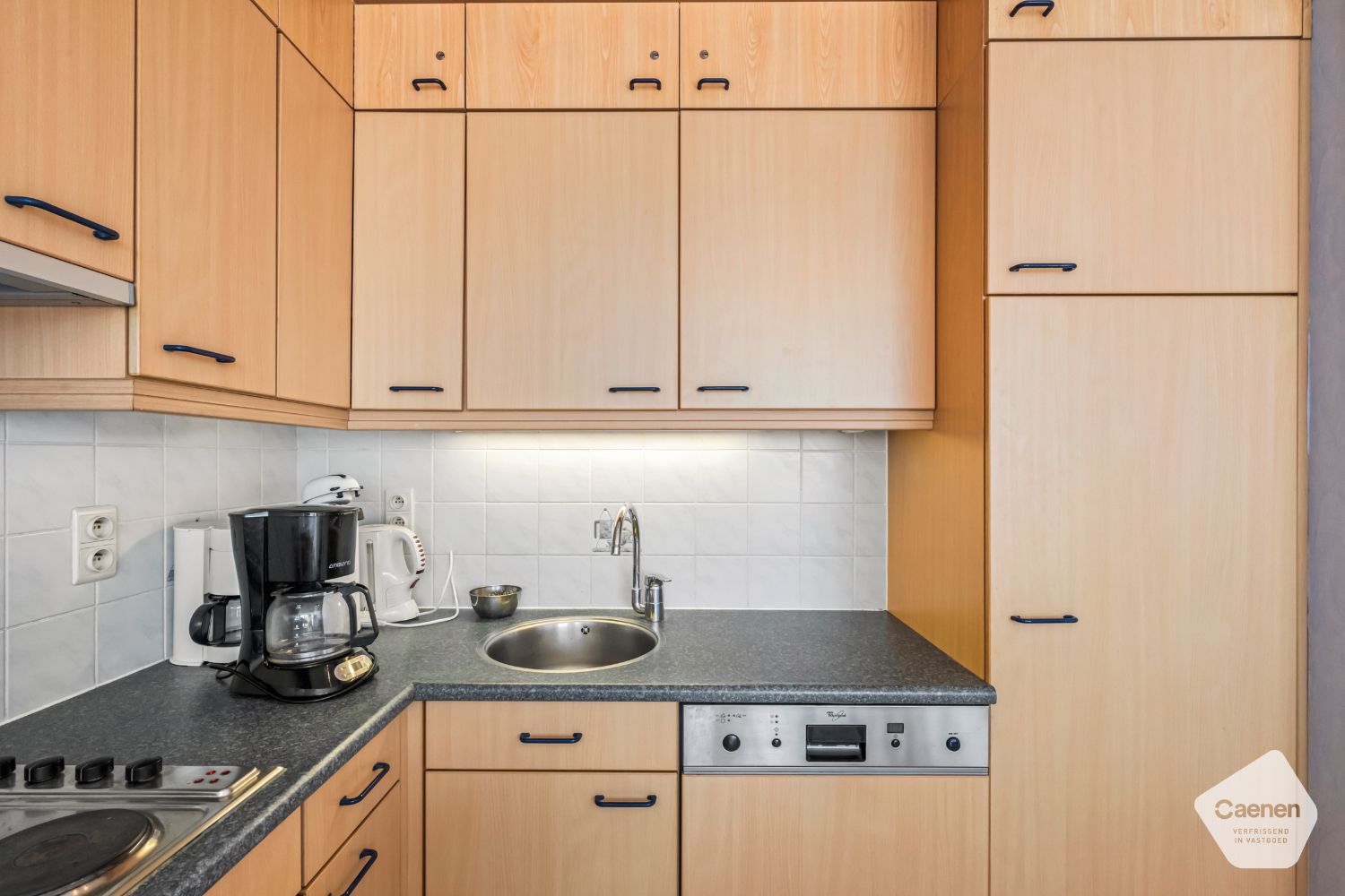 Zongericht twee slaapkamer appartement op een zucht van de Zeedijk foto 6