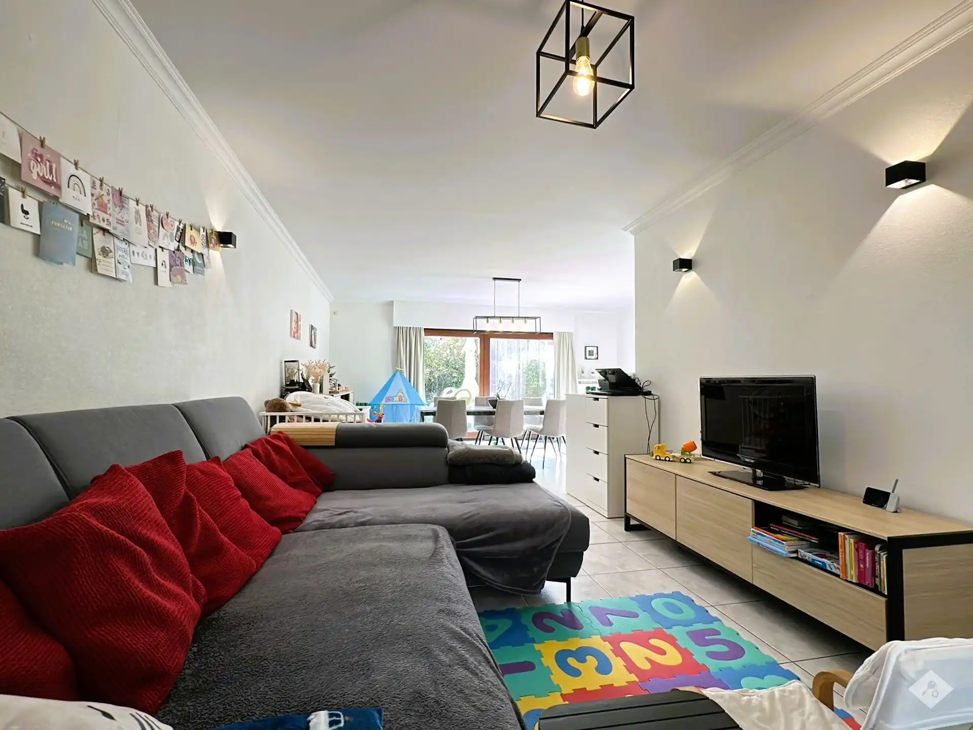 Ruime woning met 3 slaapkamers, tuin, garage en lift in centrum Buggenhout foto 2