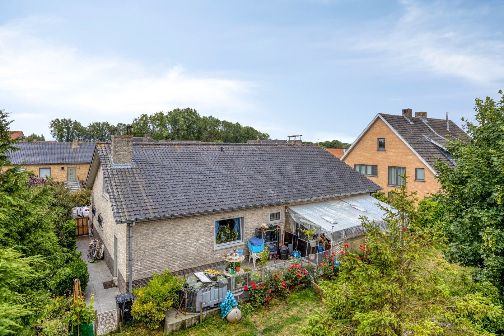 Ruime alleenstaande villa met garage, zonnig terras en tuin op 899 m² foto 19