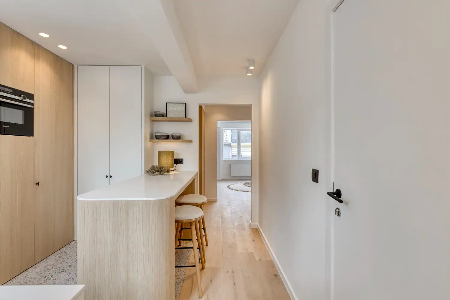 Hoogwaardig gerenoveerd appartement met 3 volwaardig slaapkamers nabij het het UZ en het Sint-Pietersstation foto 4