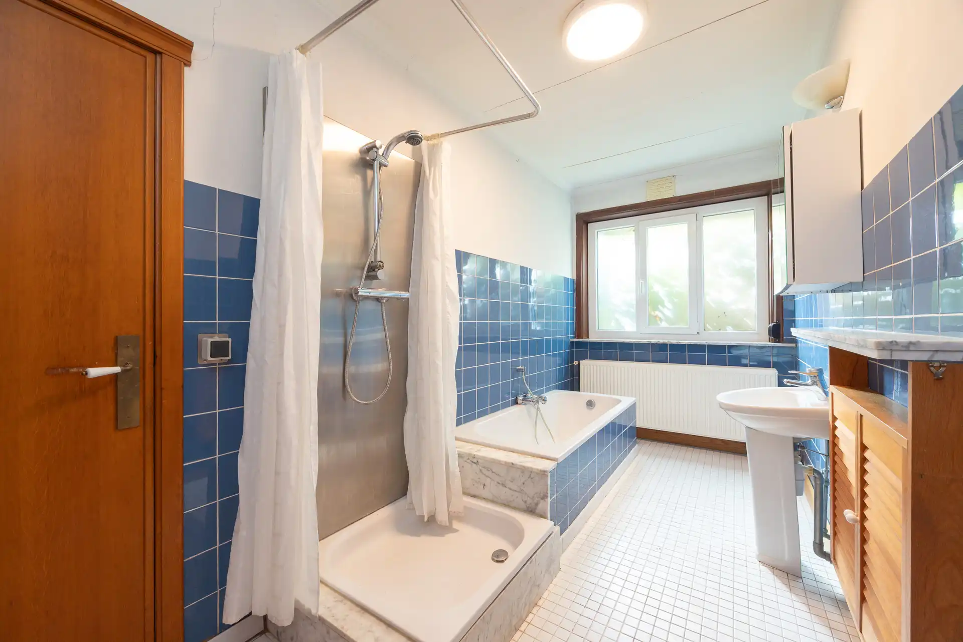 Ruime, te renoveren laagbouwvilla in doodlopende straat. foto 12