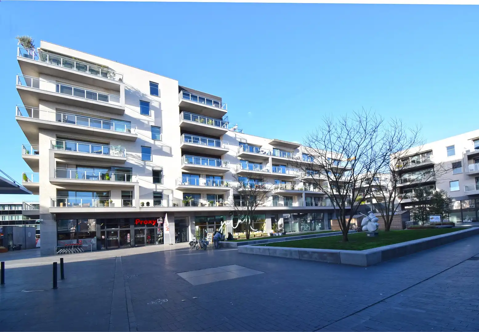 PRACHTIG APPARTEMENT MET 2 GROTE TERRASSEN & GARAGE foto {{pictureIndex}}