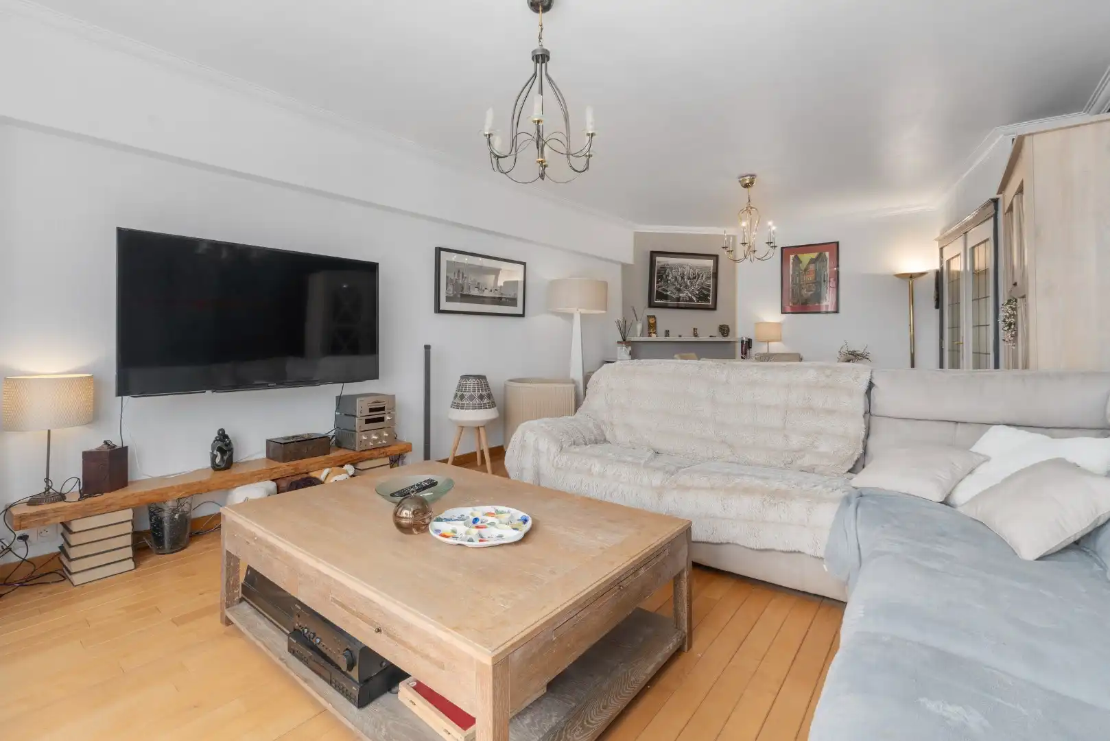 Appartement met 2 slaapkamers te koop in hartje Oostende – Wapenplein foto 2