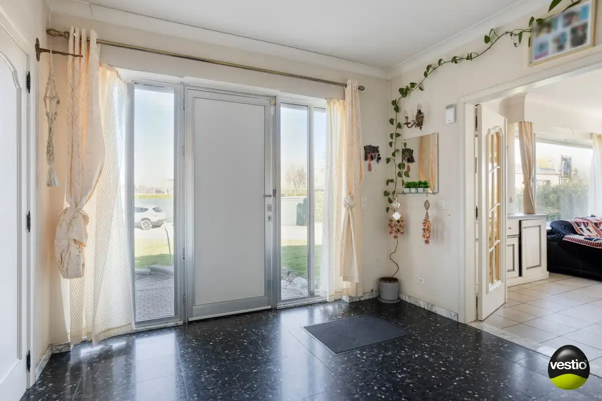 RUIME OPEN BEBOUWING (OB) MET 3 SLAAPKAMERS, GARAGE EN KELDER OP HOEKPERCEEEL VAN 6A67CA. foto 9