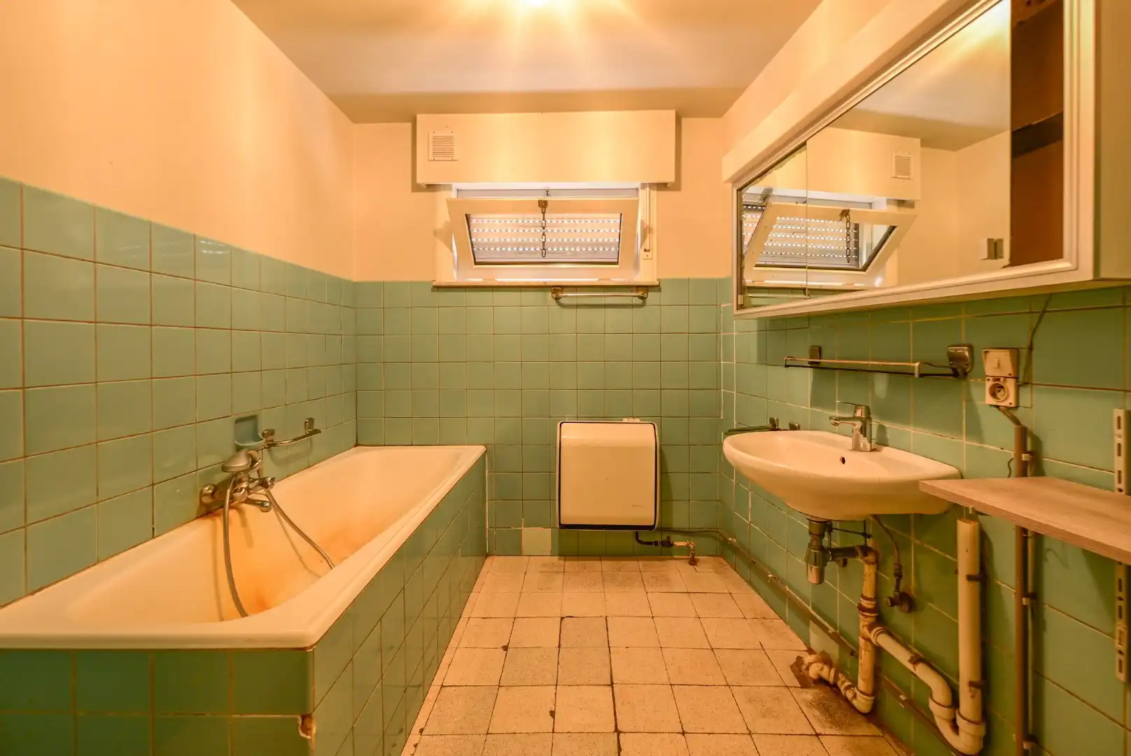 Halfopen bebouwing met 5 slaapkamers op 581m² met 2 garages en een uitweg foto 11