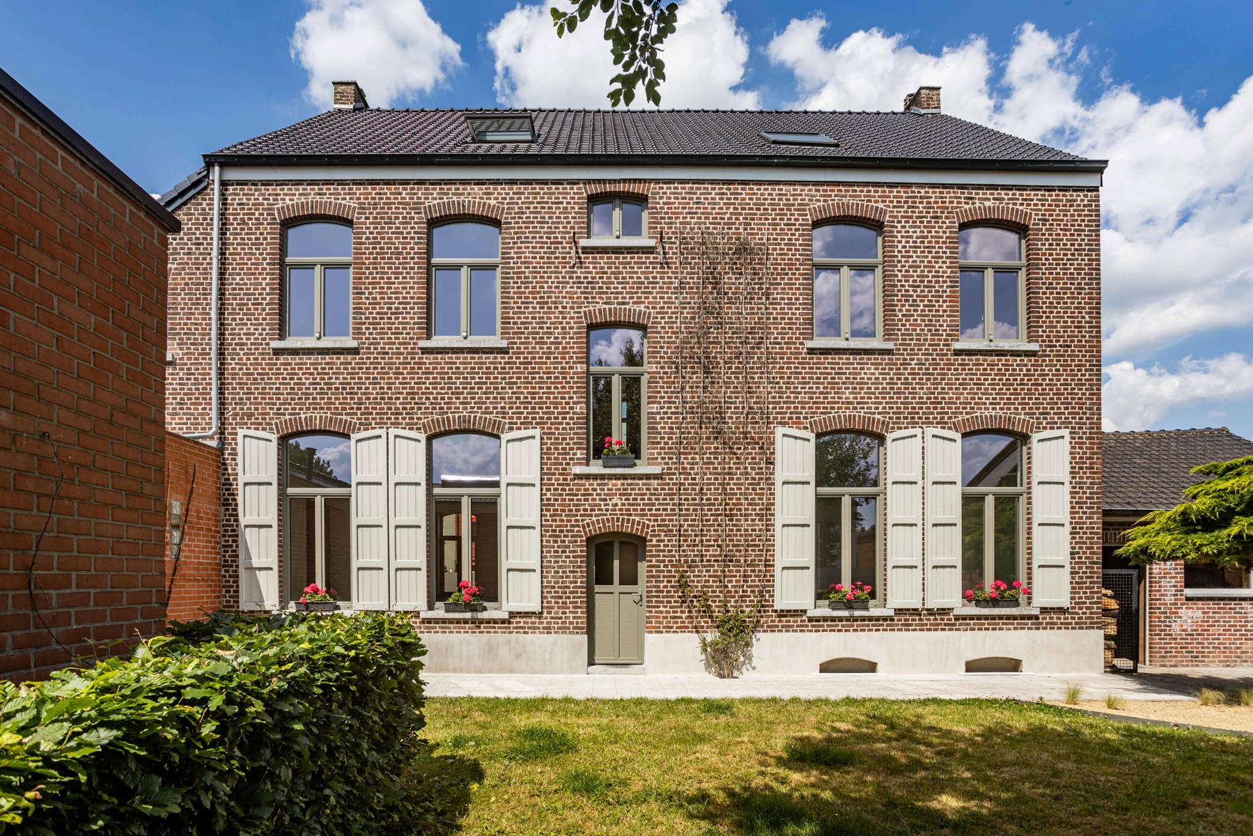 Unieke gerenoveerde pastorij vol karakter en mogelijkheden  foto 27