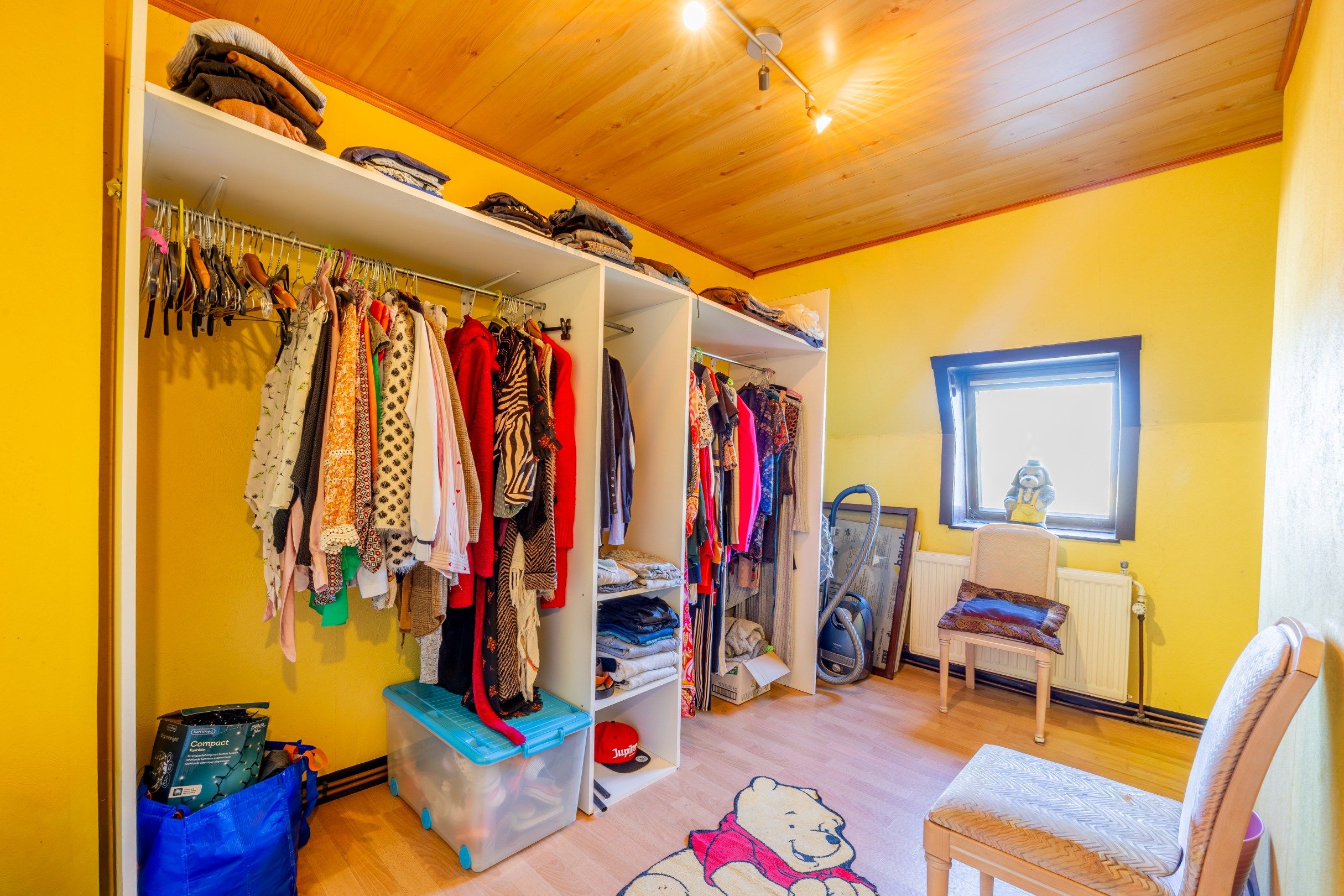 RUIME WONING MET TUIN EN UITWEG foto 11