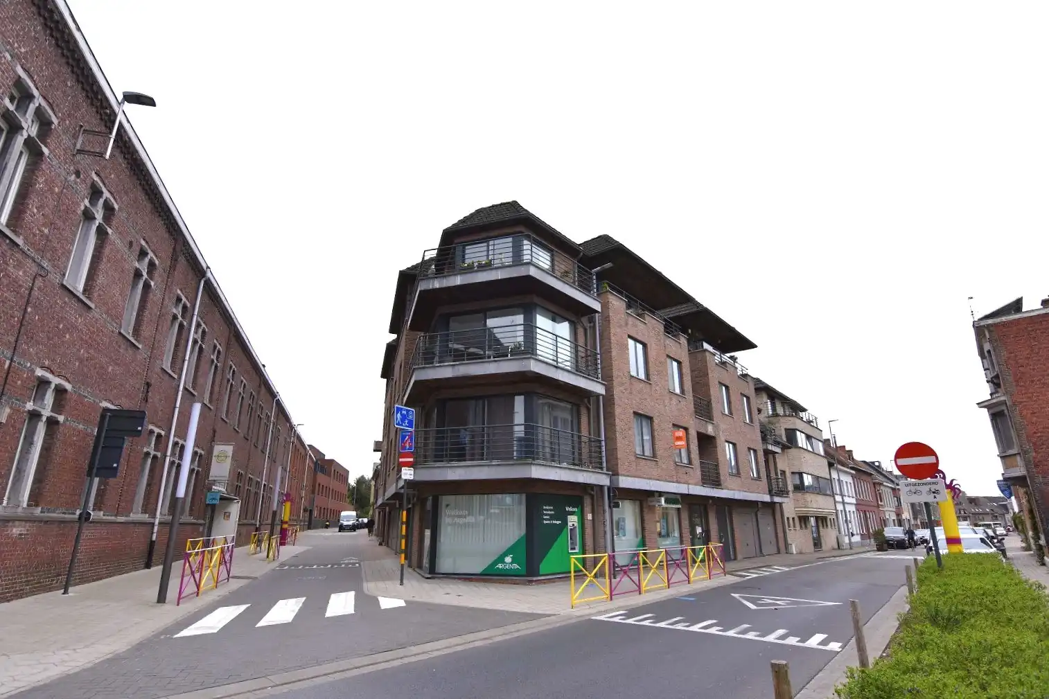 Ruim 2-slpk appartement in hartje Rumbeke foto 2