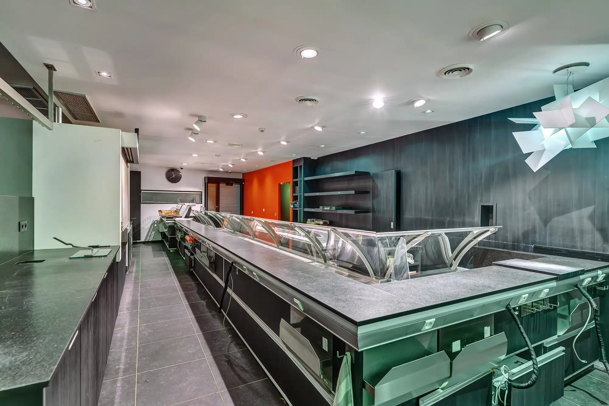 Handelswoning op goede ligging foto 3