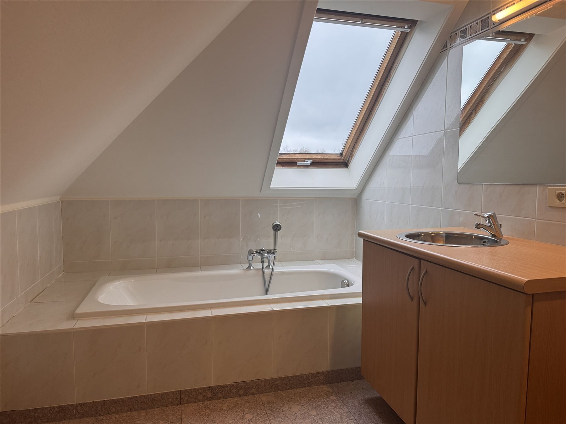 Luxe appartement is rustig gelegen te Anzegem met een groot terras van 23m² foto 12