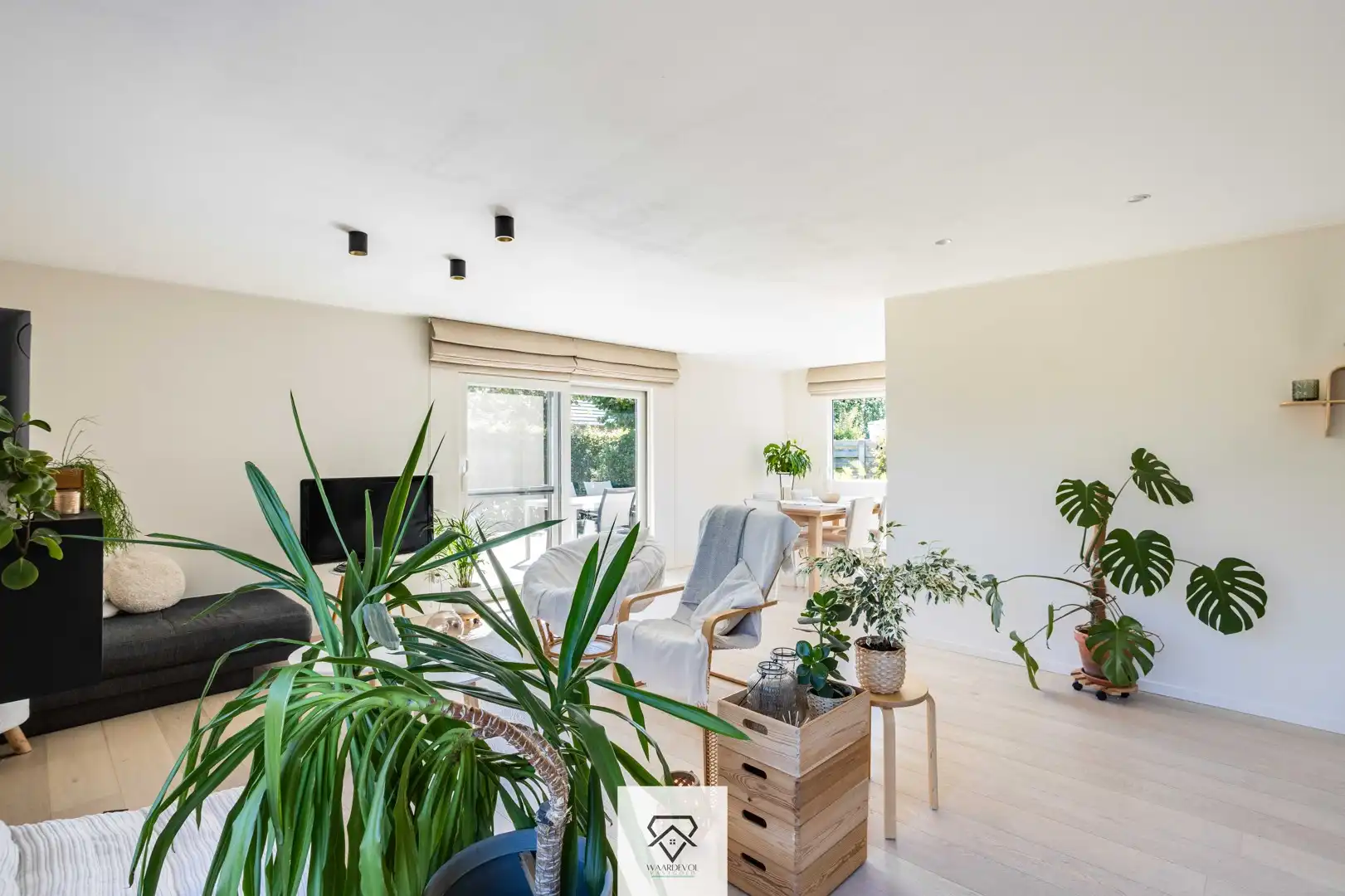 Ruime vrijstaande bungalow nabij het centrum van De Pinte foto 6