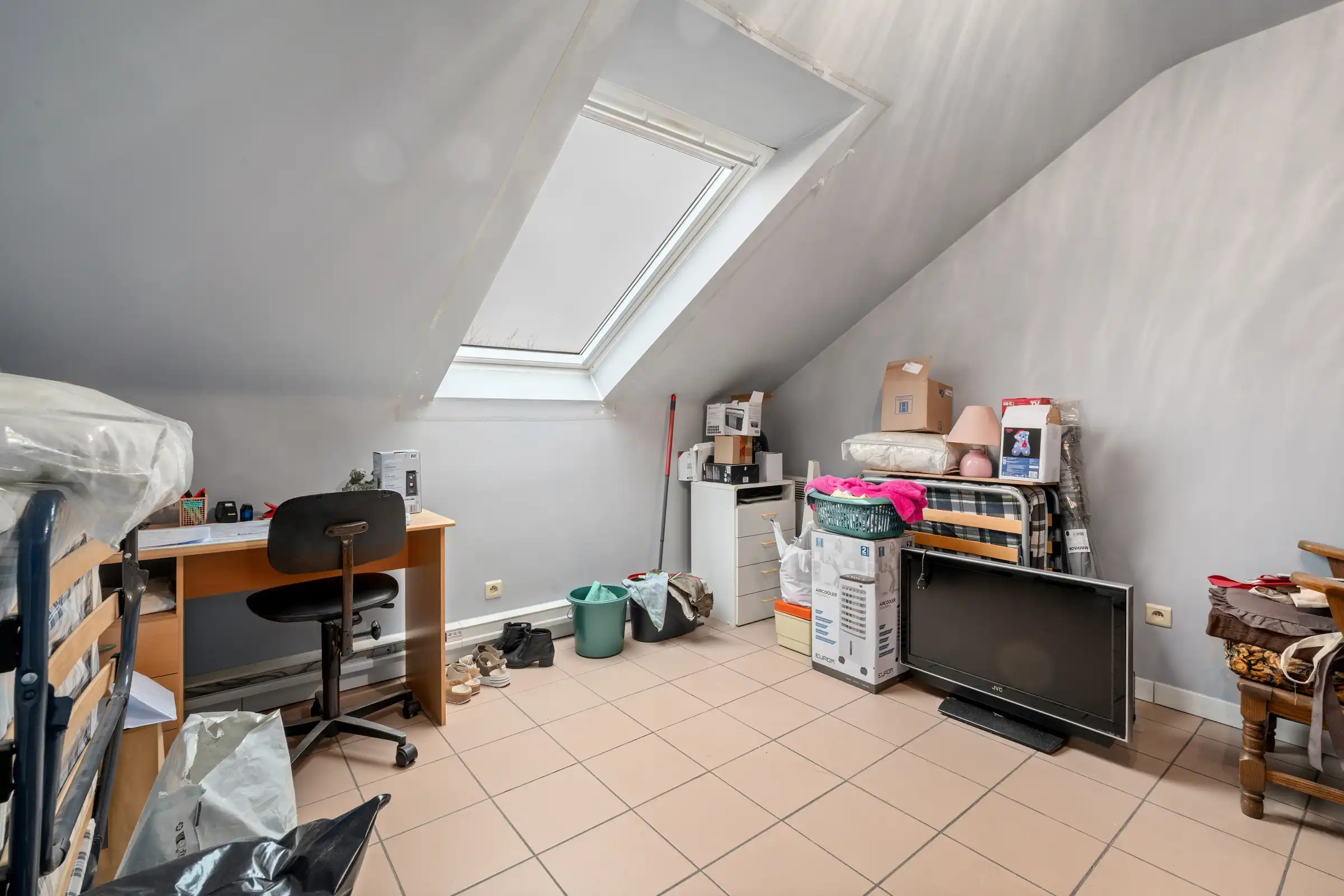 Appartement met 2 slpks, terras en garage foto 8