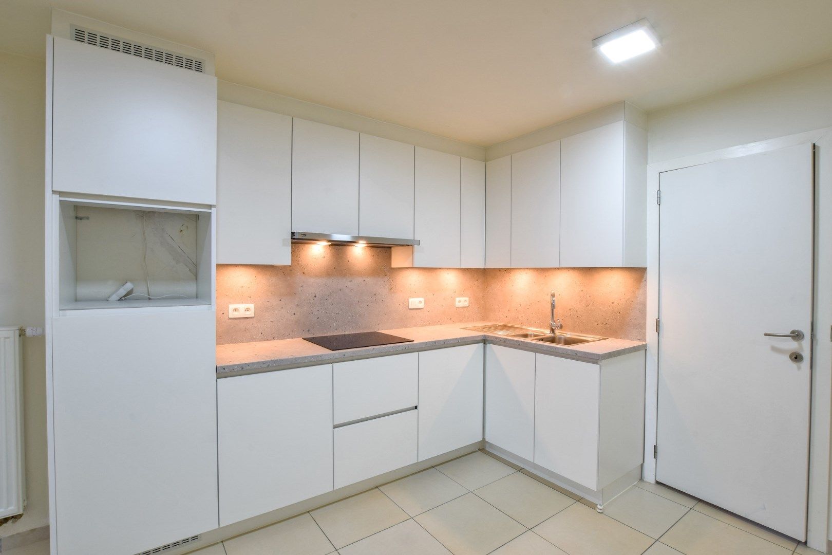 Goed gelegen duplexappartement te Nieuwpoort, gelegen vlakbij het stadspark en de visserskaai.  foto 5
